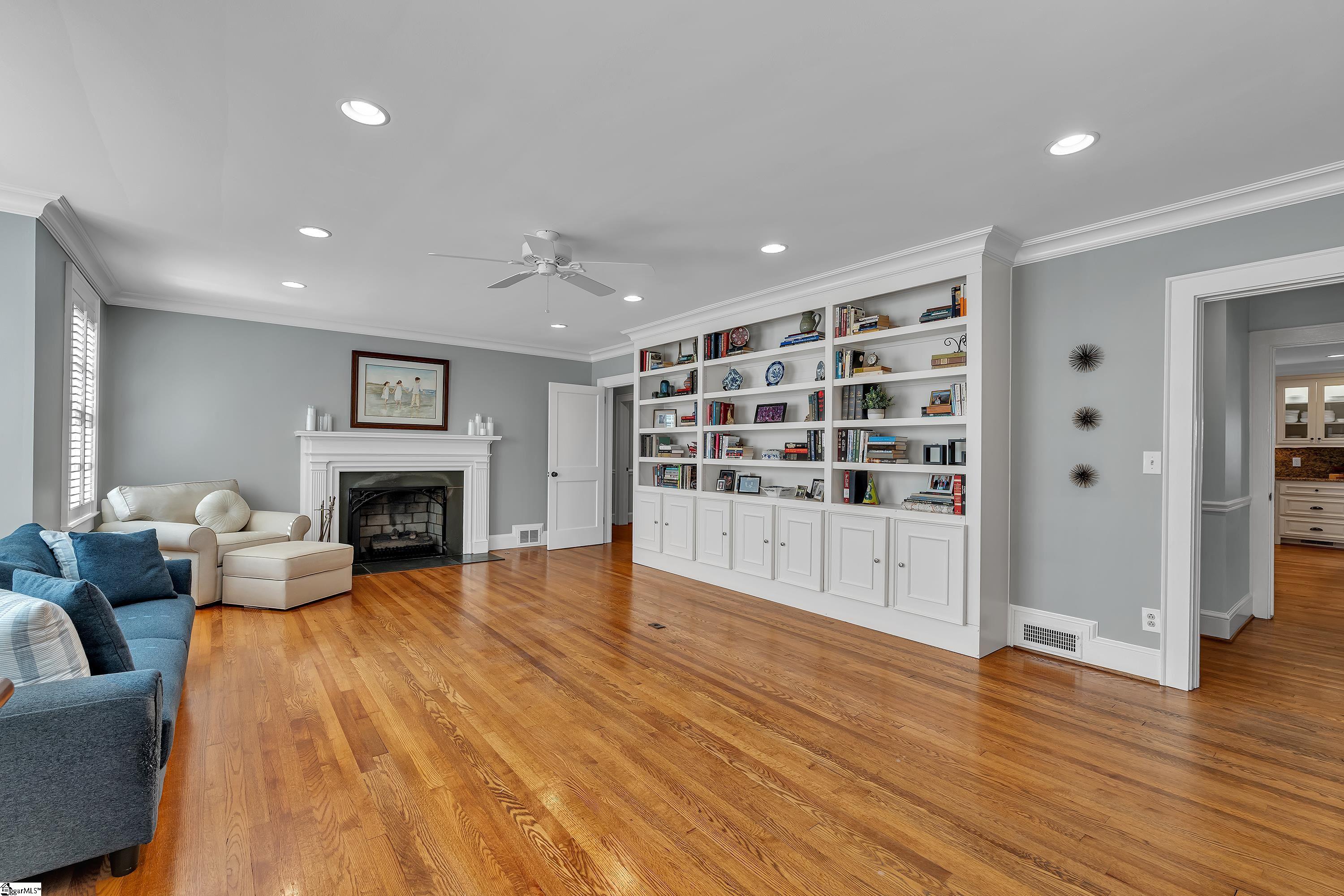 46 W Hillcrest Drive