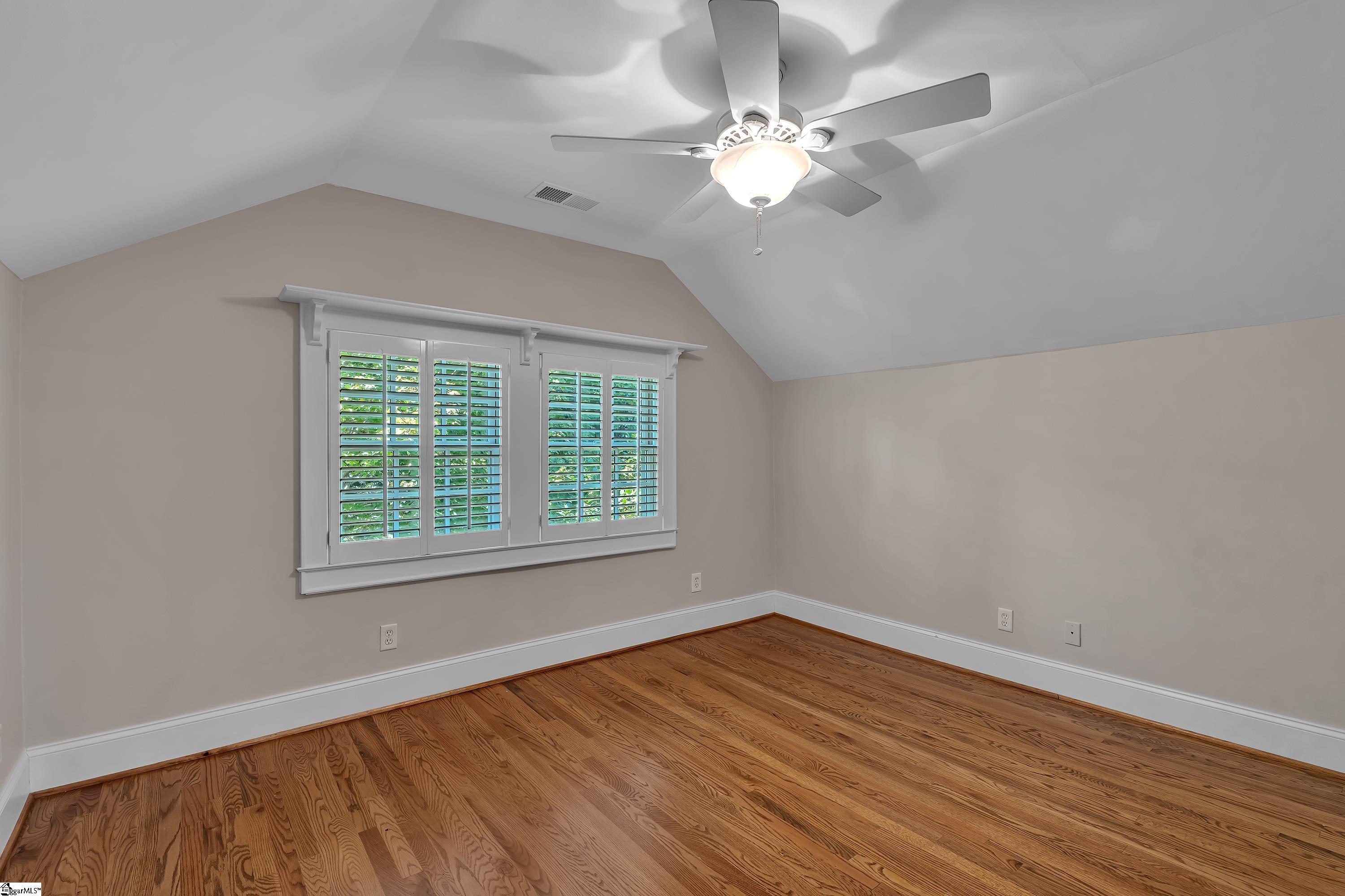 46 W Hillcrest Drive