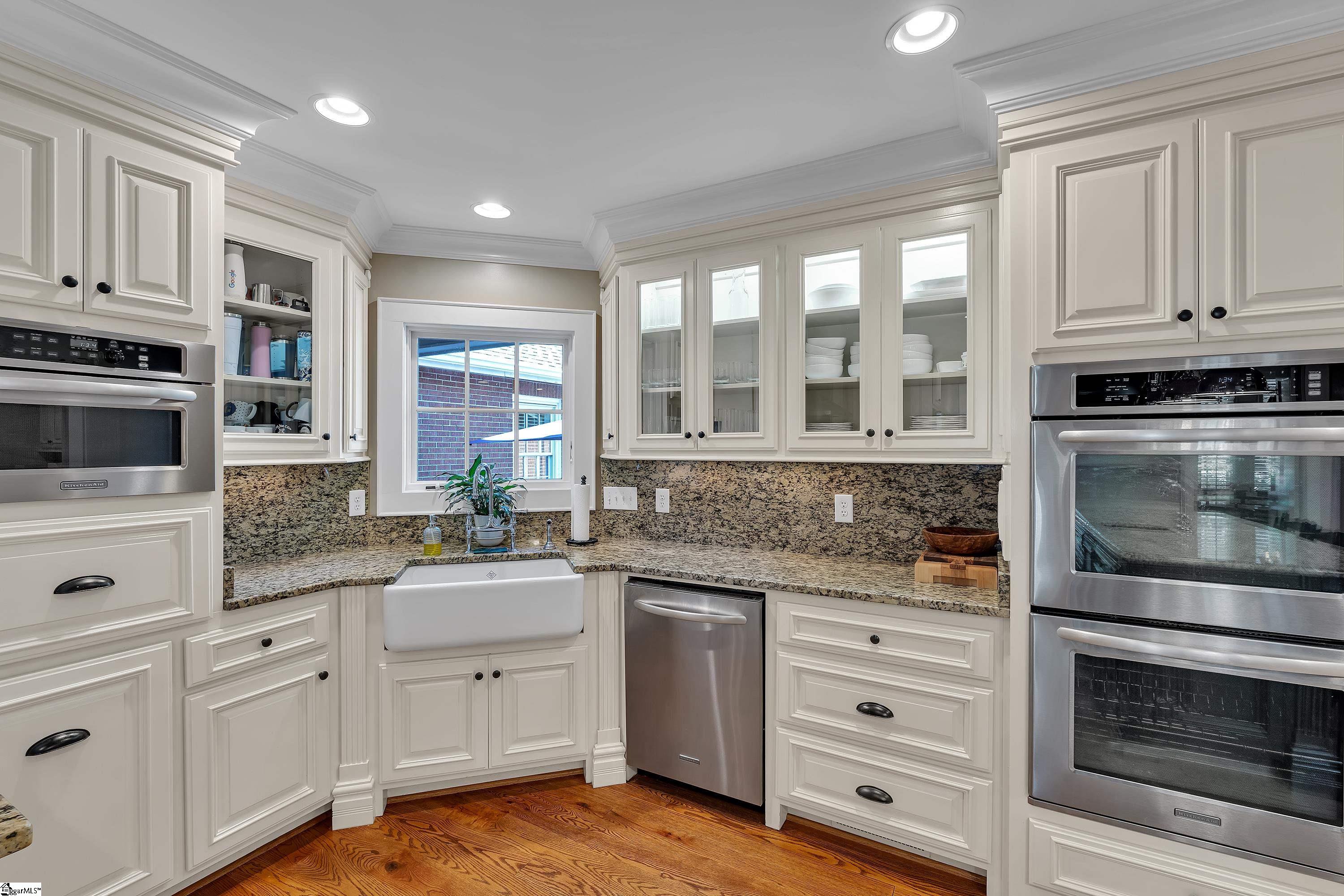 46 W Hillcrest Drive