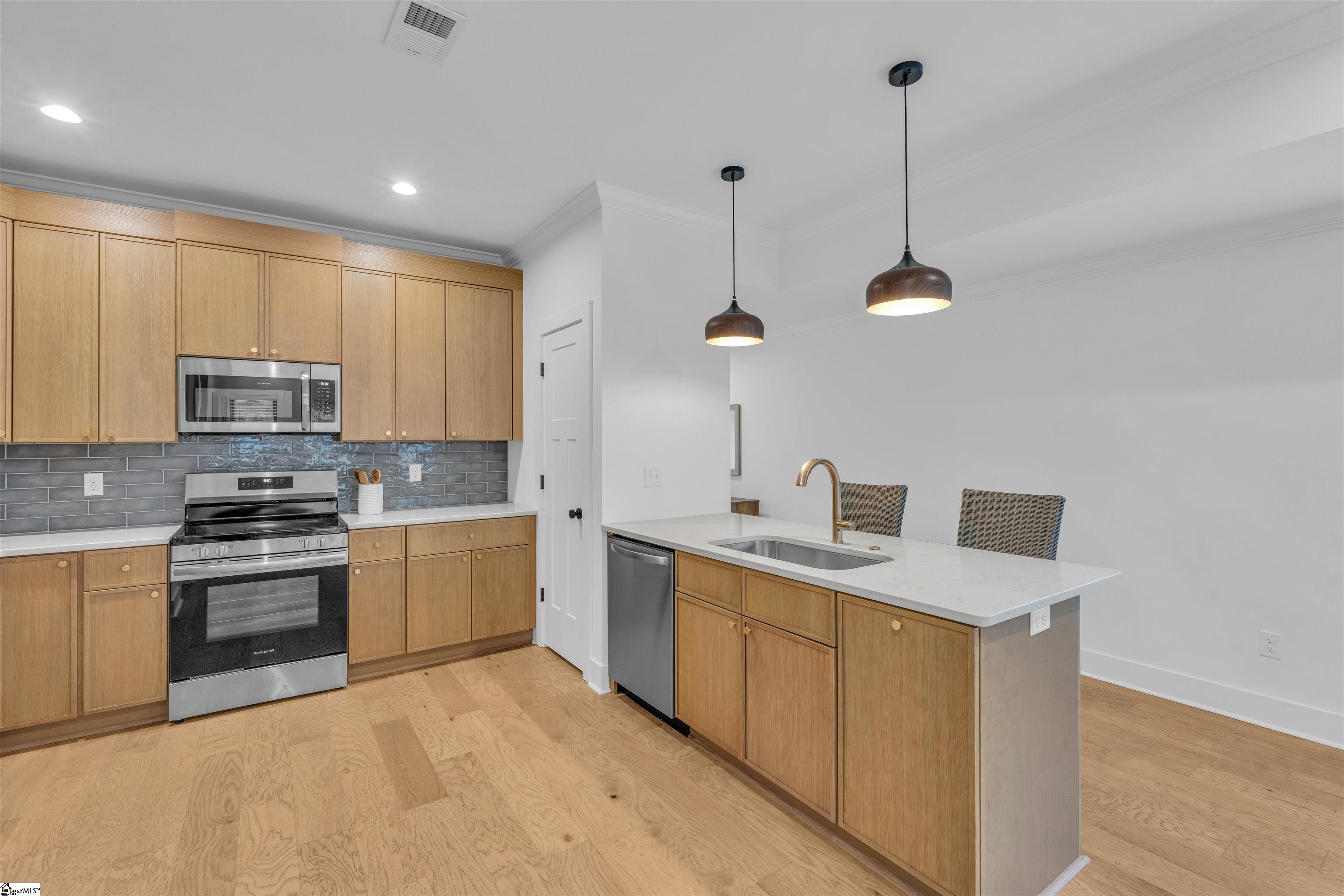 214 Ackert Way, Greenville