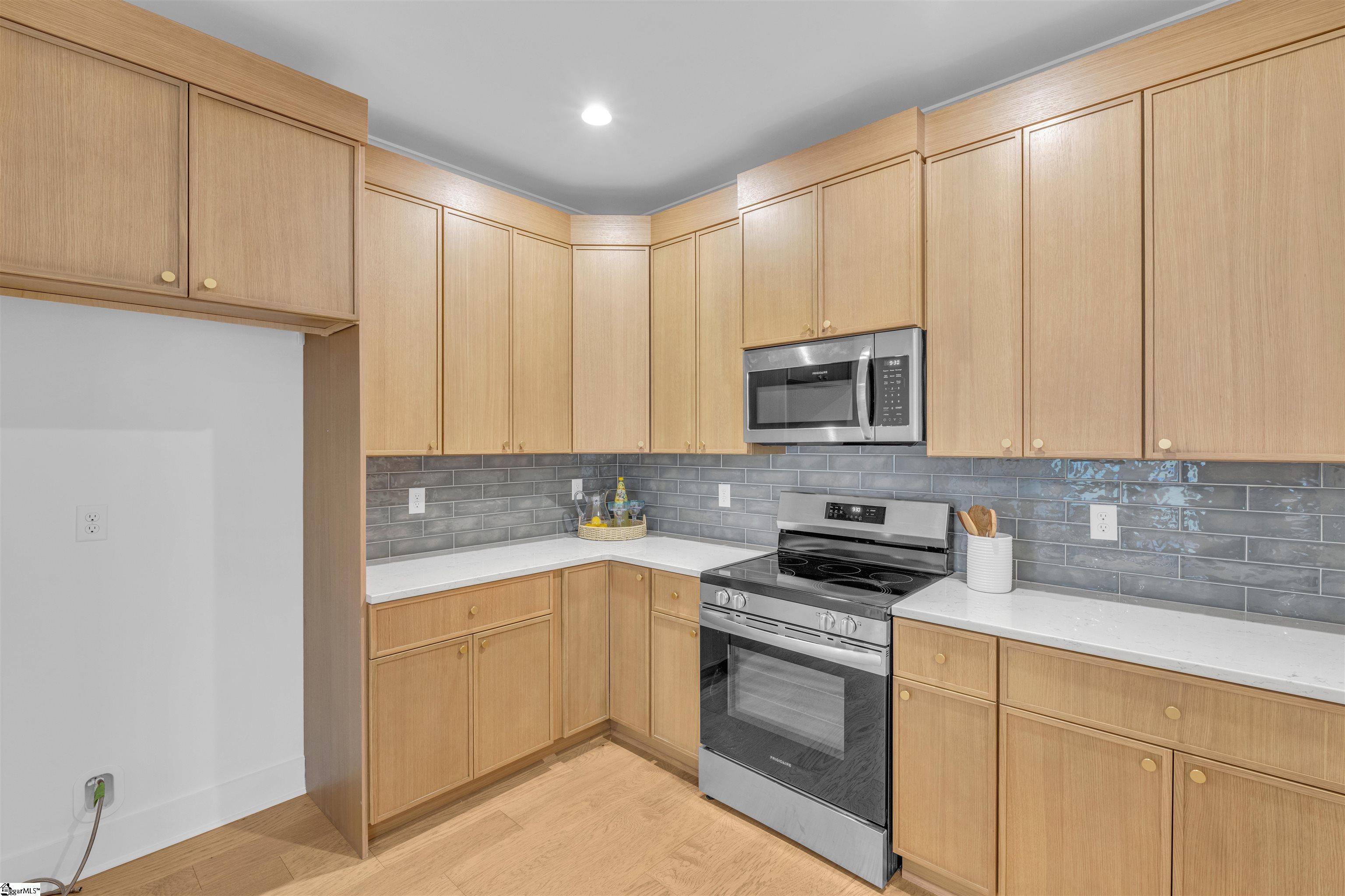 214 Ackert Way, Greenville