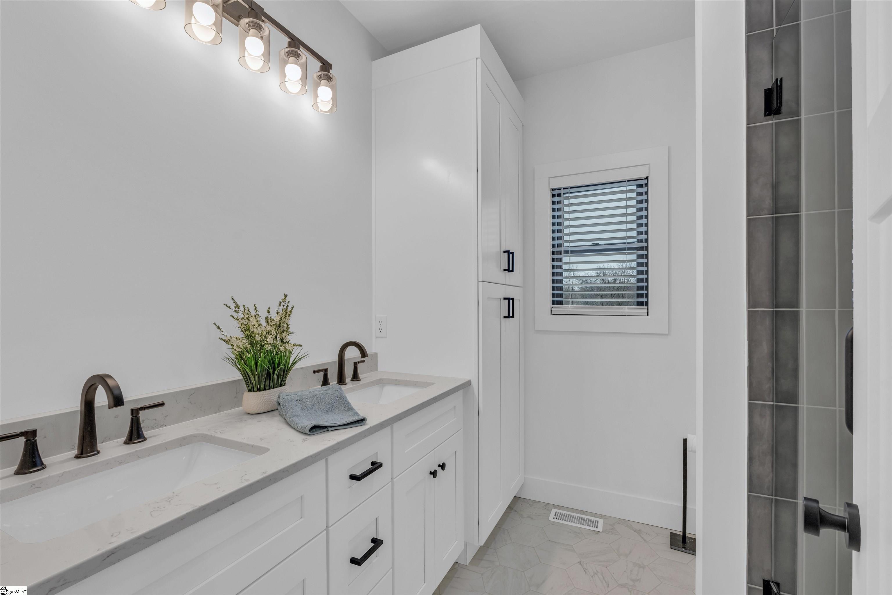 214 Ackert Way, Greenville