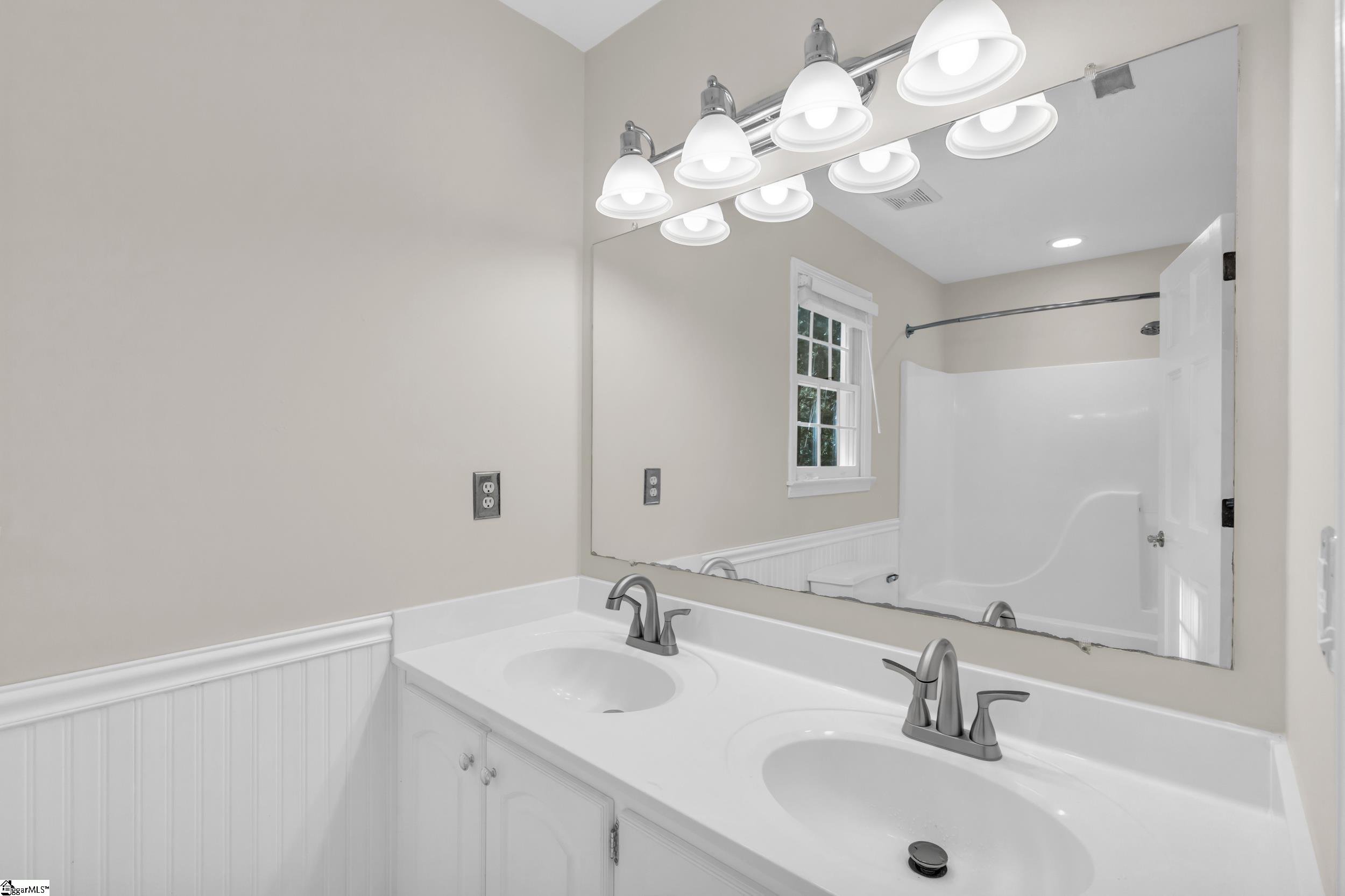 100 Bonwood Avenue, Simpsonville