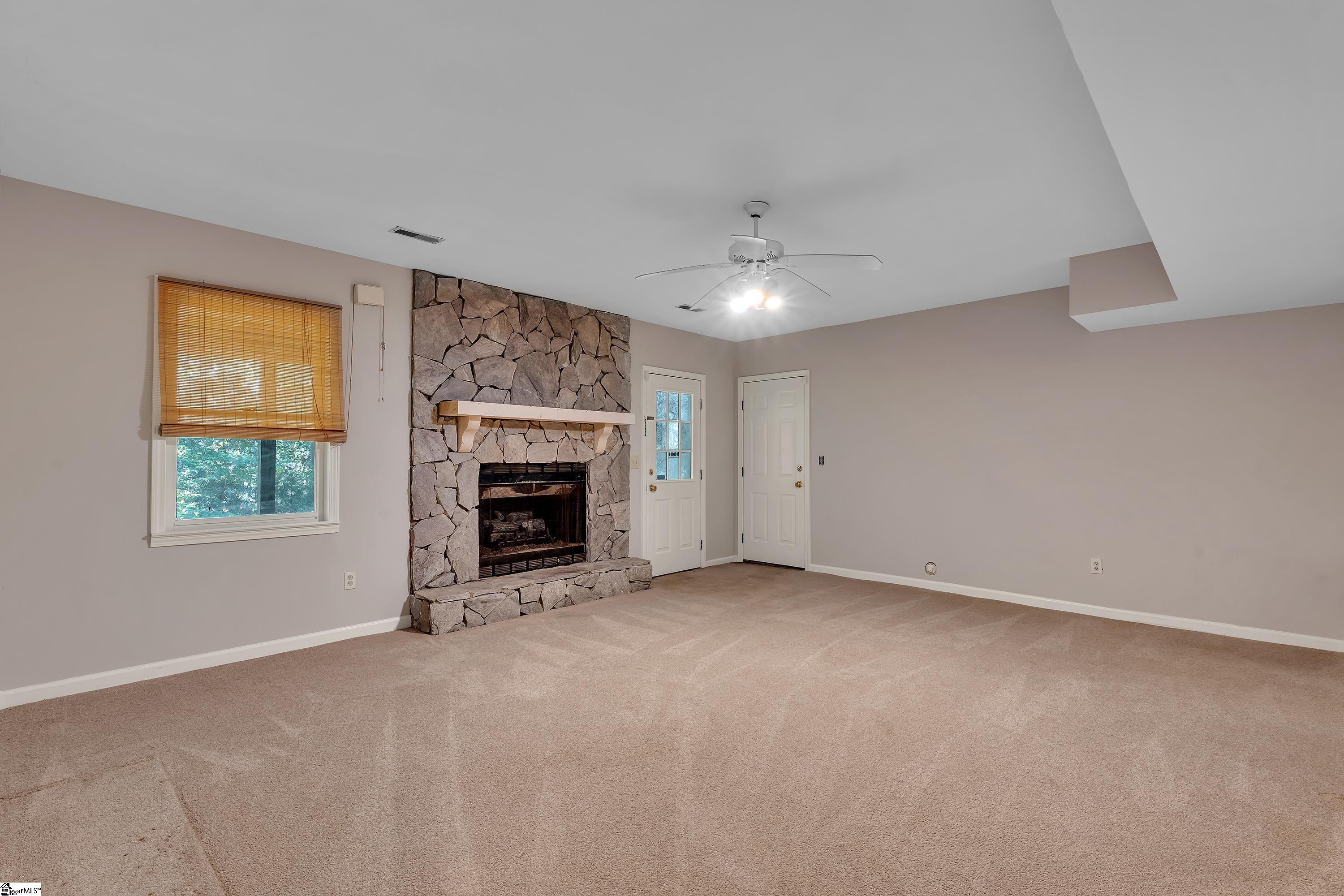 10 N Windward Court, Taylors