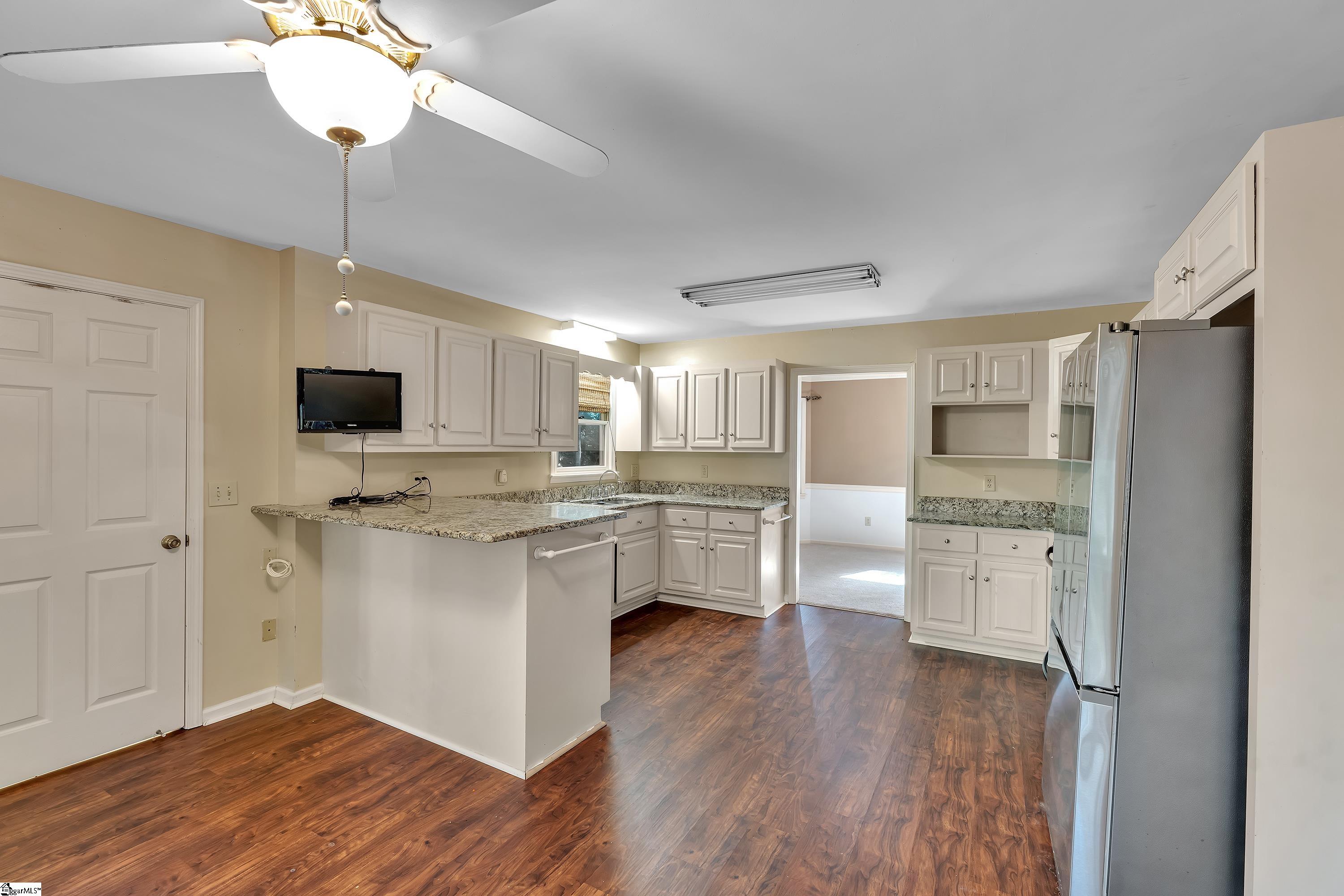 10 N Windward Court, Taylors