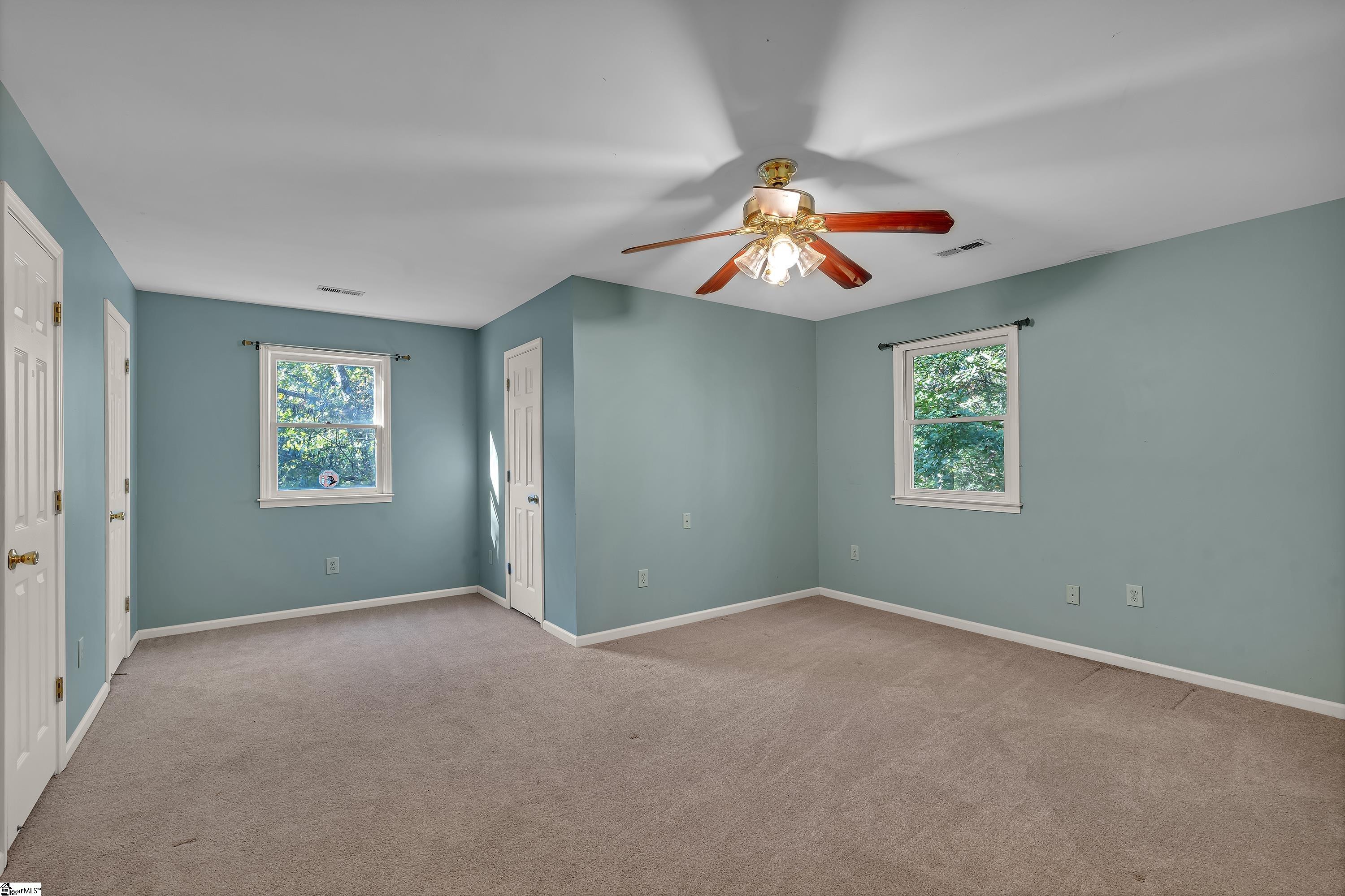 10 N Windward Court, Taylors