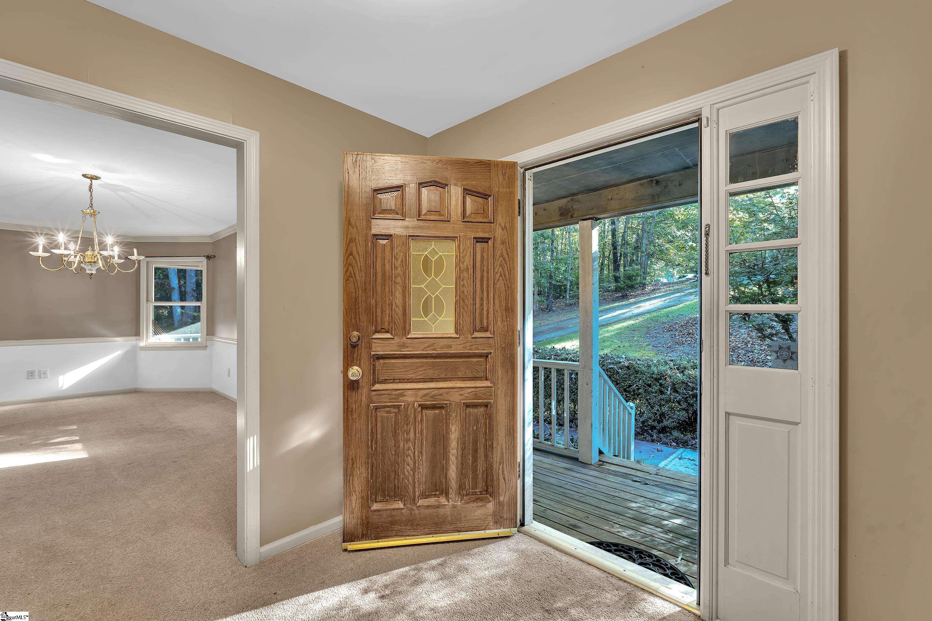 10 N Windward Court, Taylors