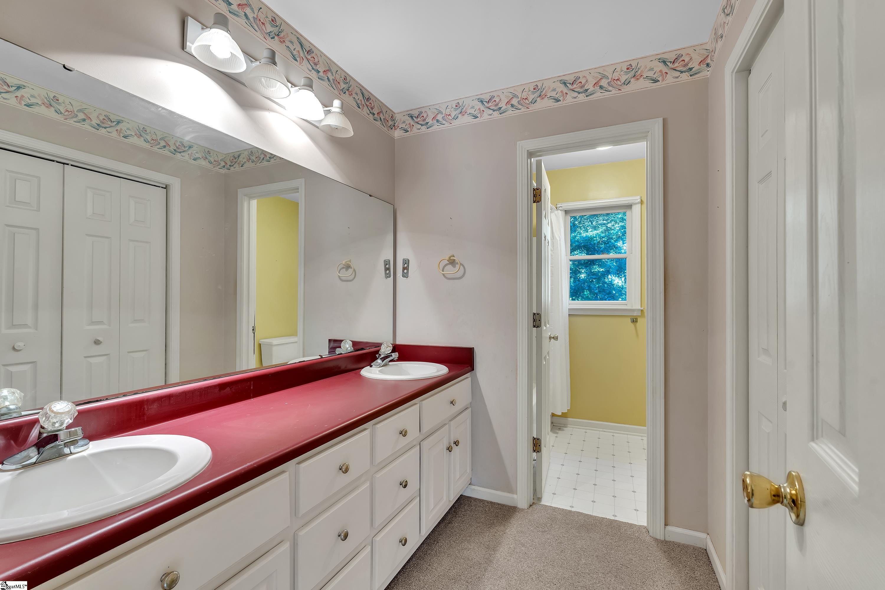 10 N Windward Court, Taylors