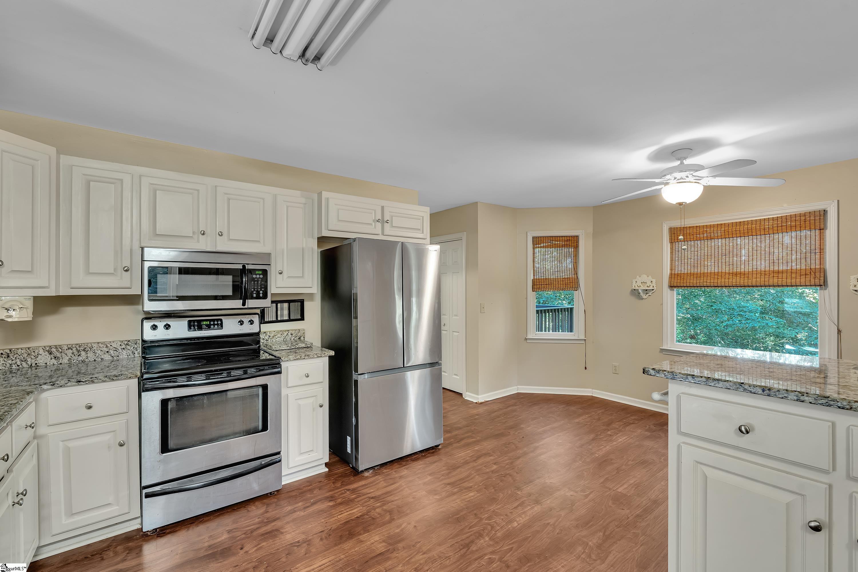 10 N Windward Court, Taylors