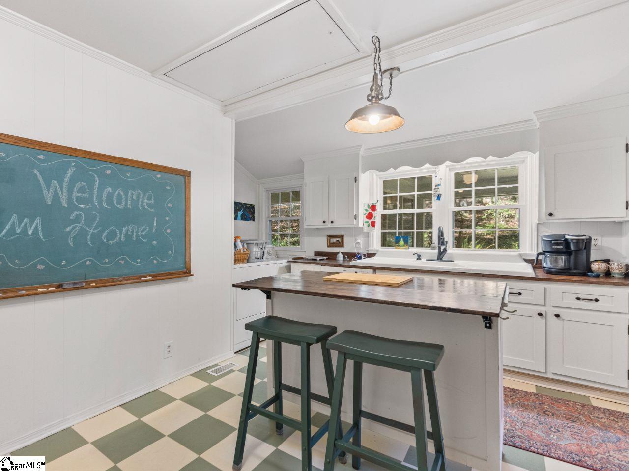 102 Lakemont Road, Cleveland