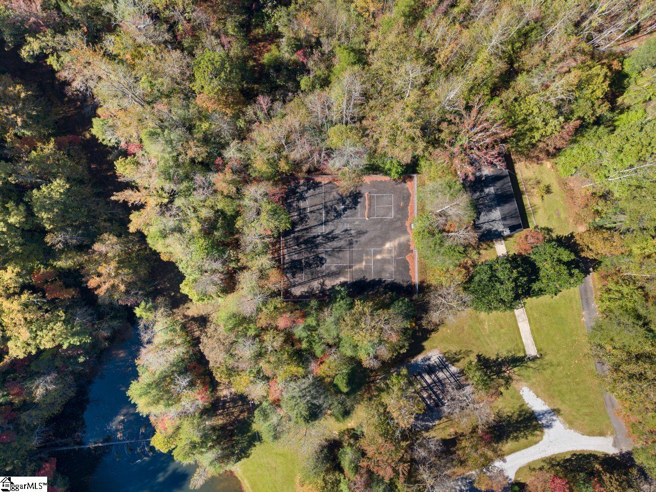 102 Lakemont Road, Cleveland