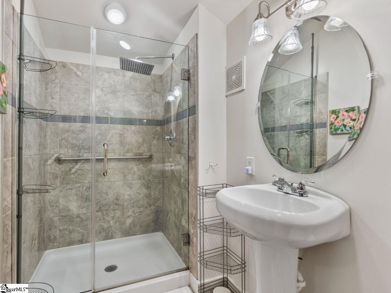 102 Lakemont Road, Cleveland