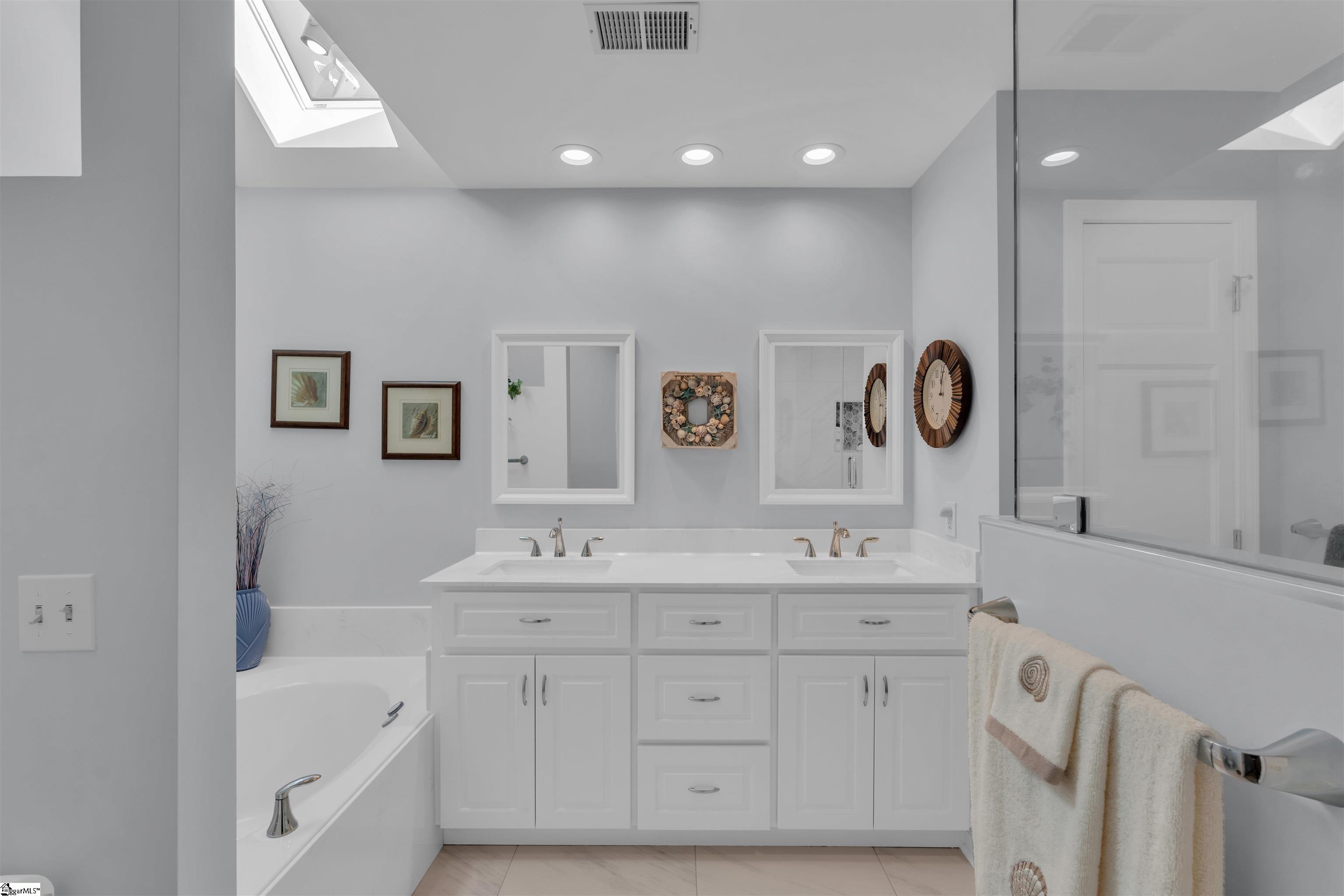 3 Hearthstone Court, Greenville