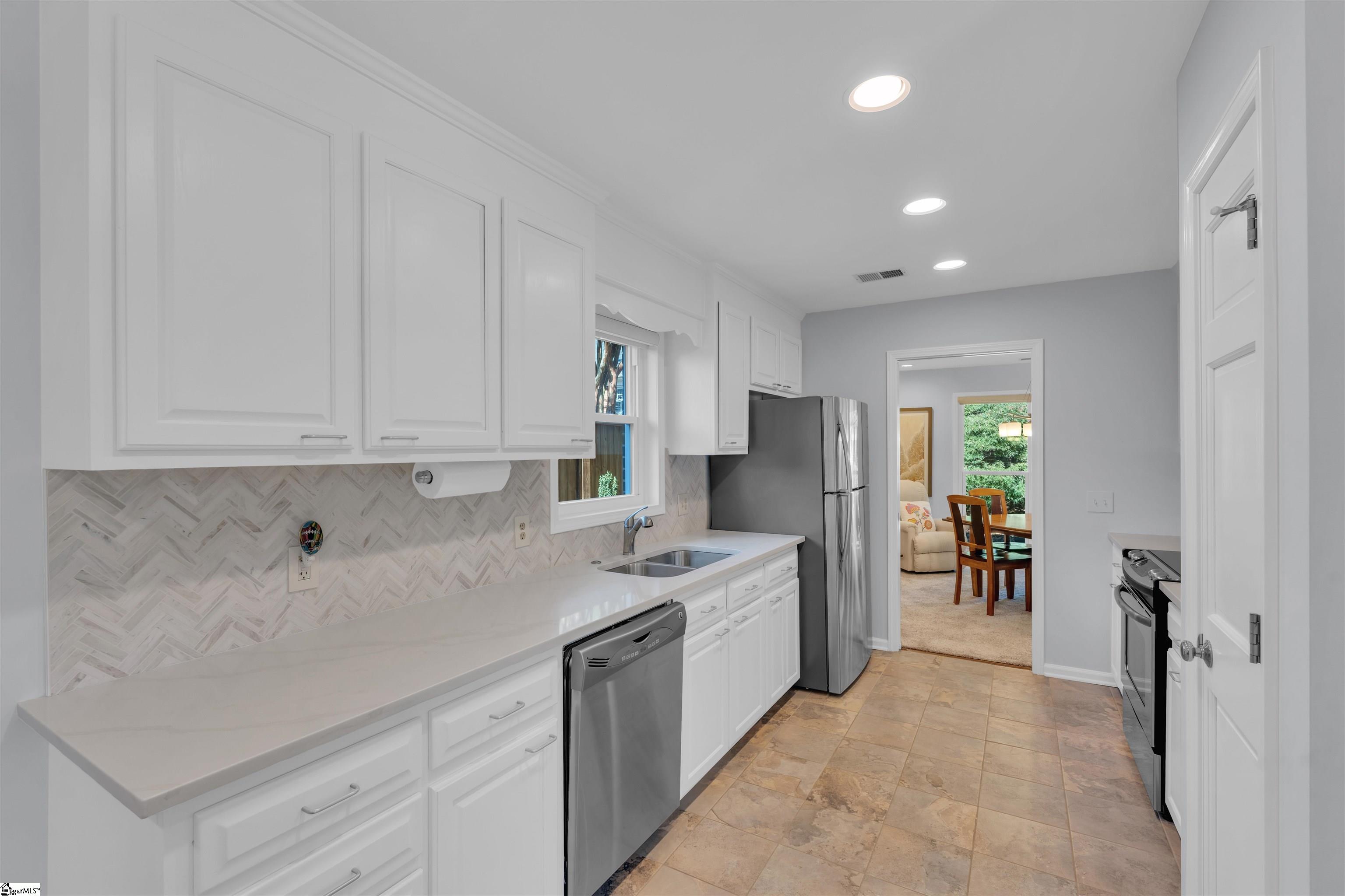 3 Hearthstone Court, Greenville