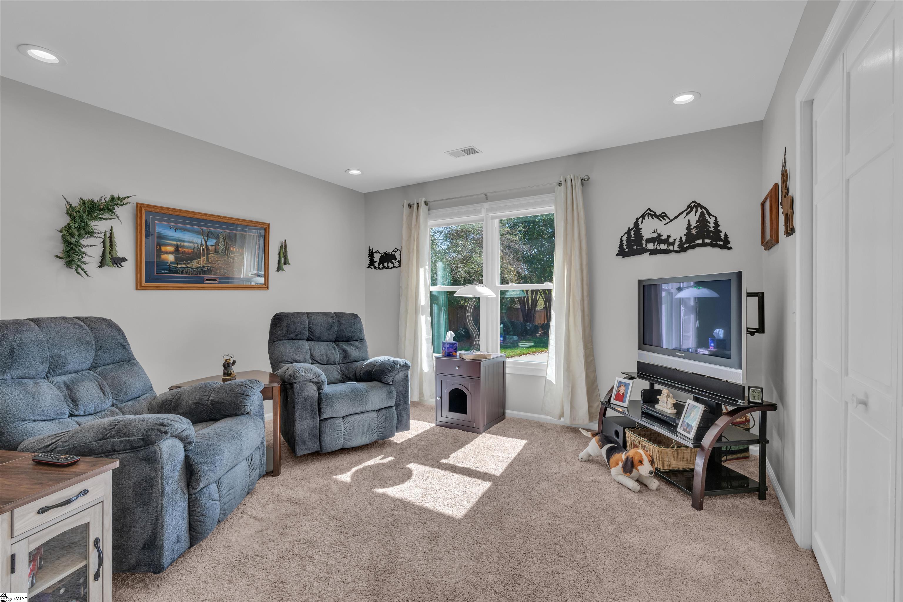 3 Hearthstone Court, Greenville