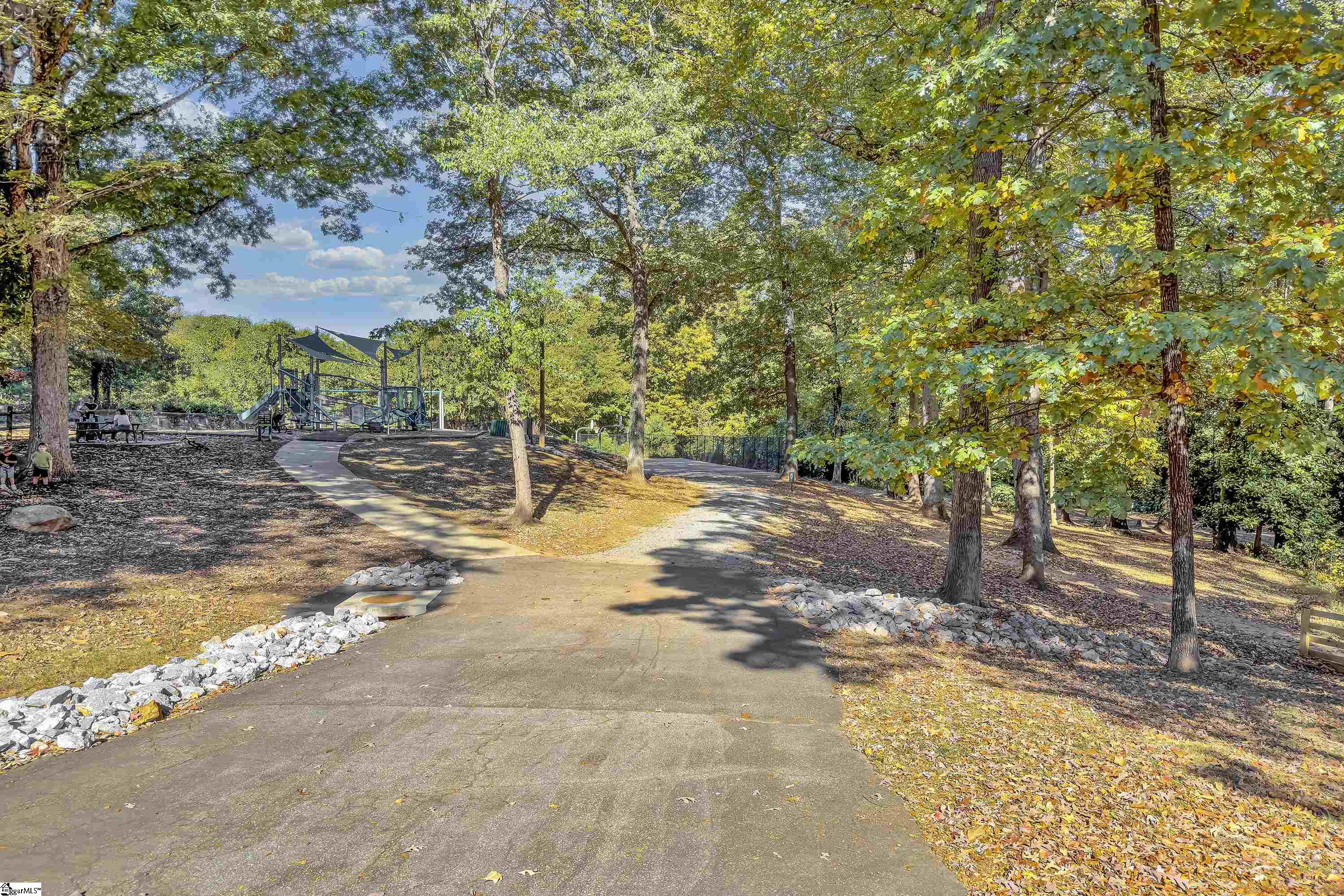 1038 Summit Drive, Greenville