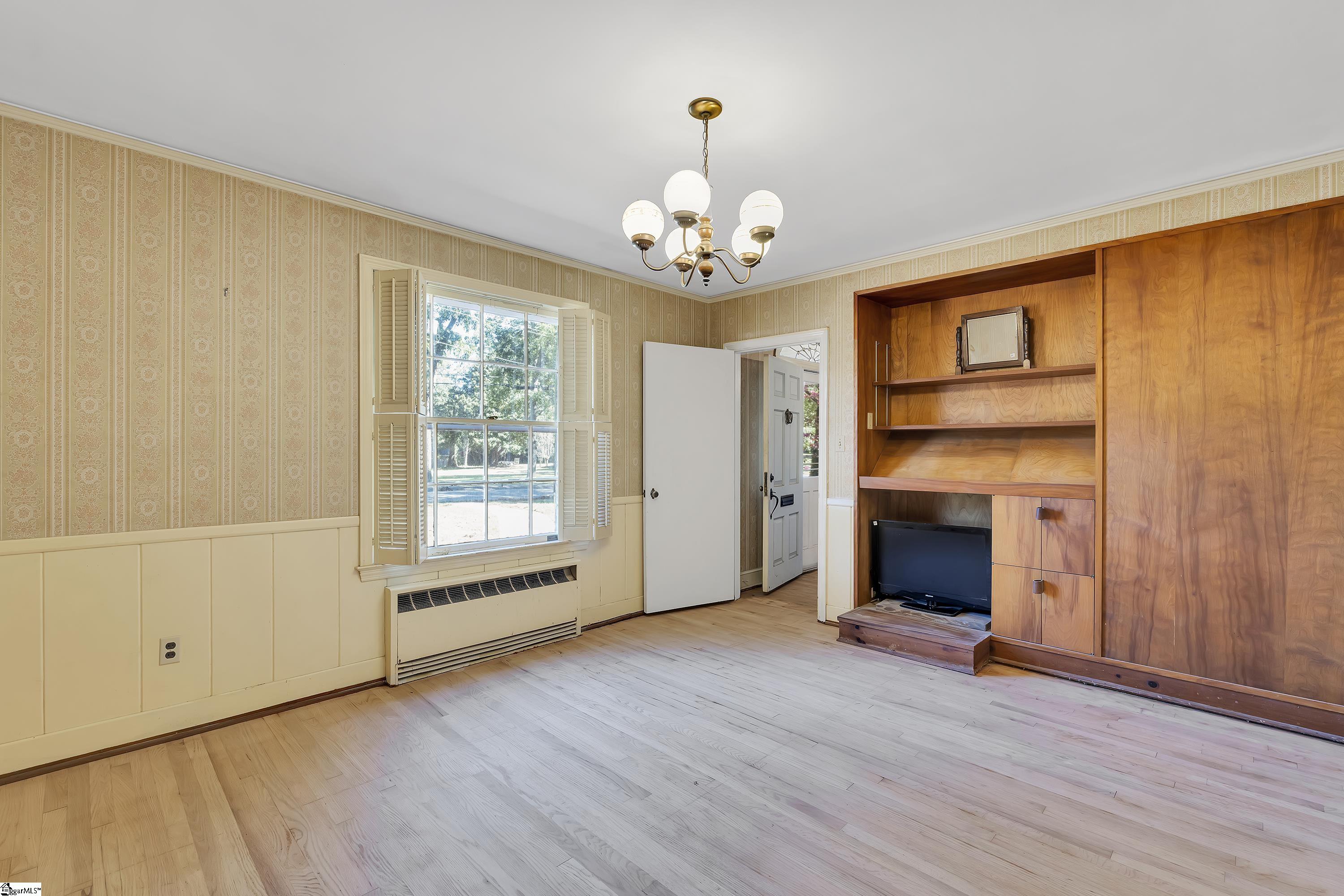 303 N B Street, Easley