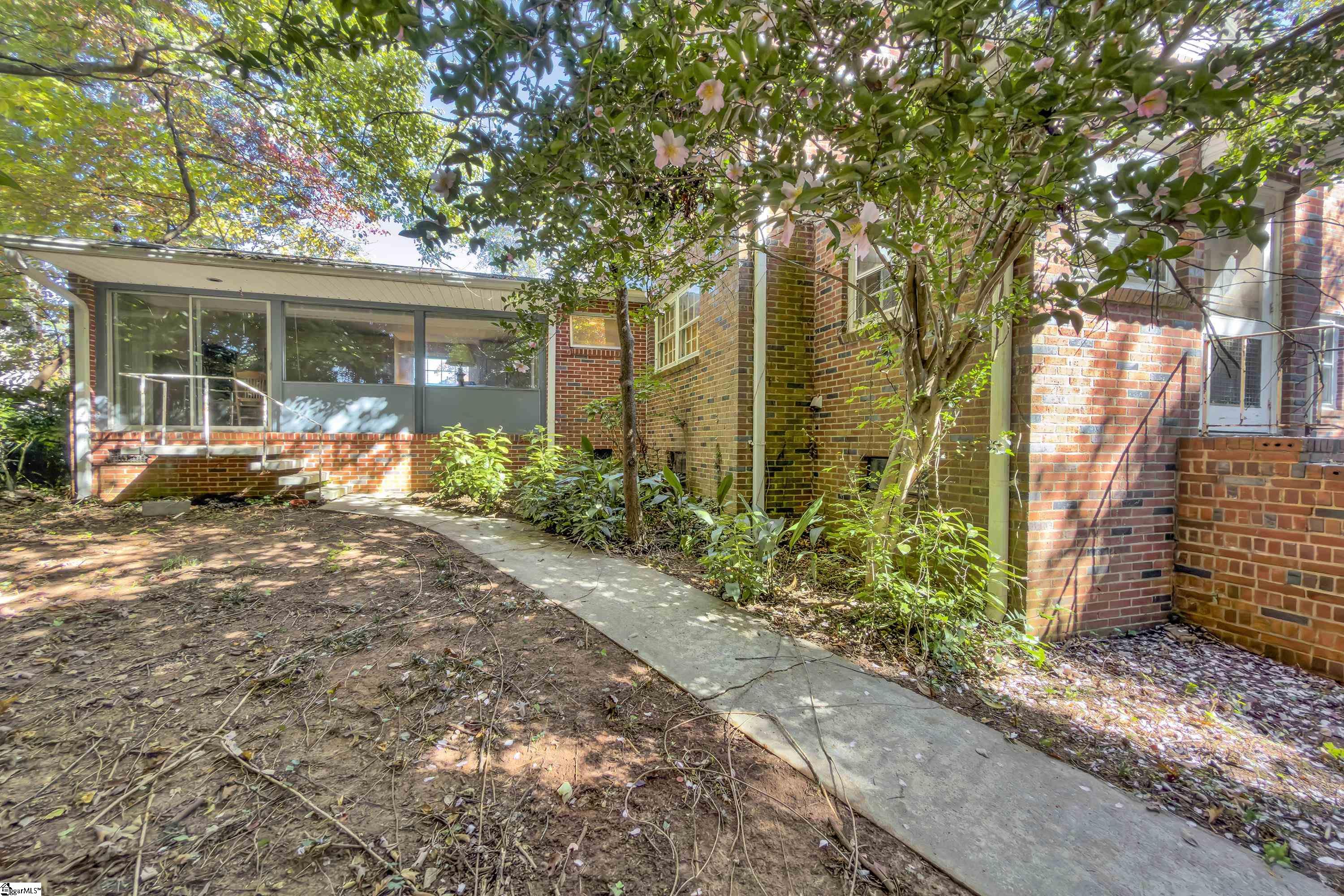 303 N B Street, Easley