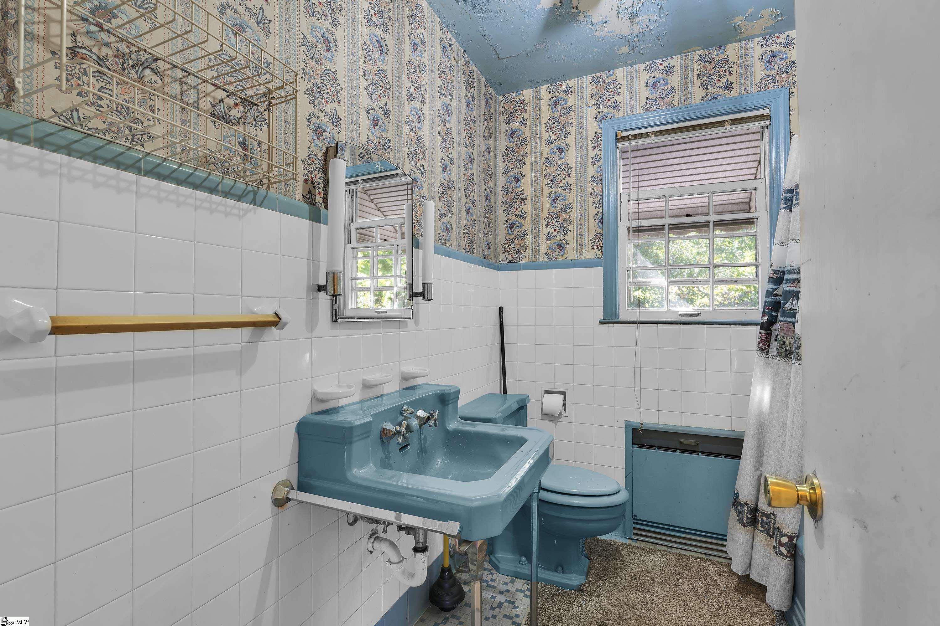 303 N B Street, Easley