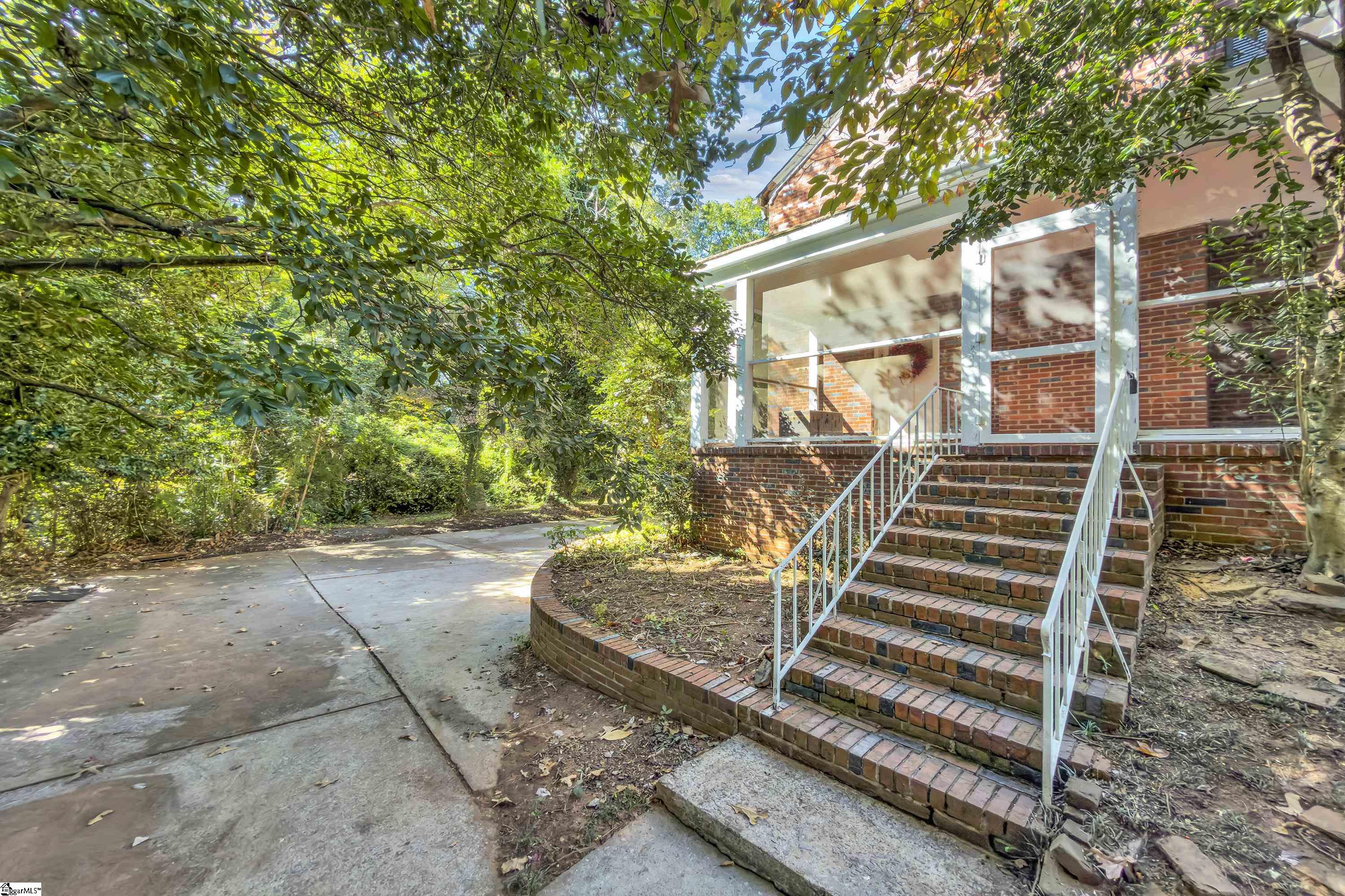 303 N B Street, Easley