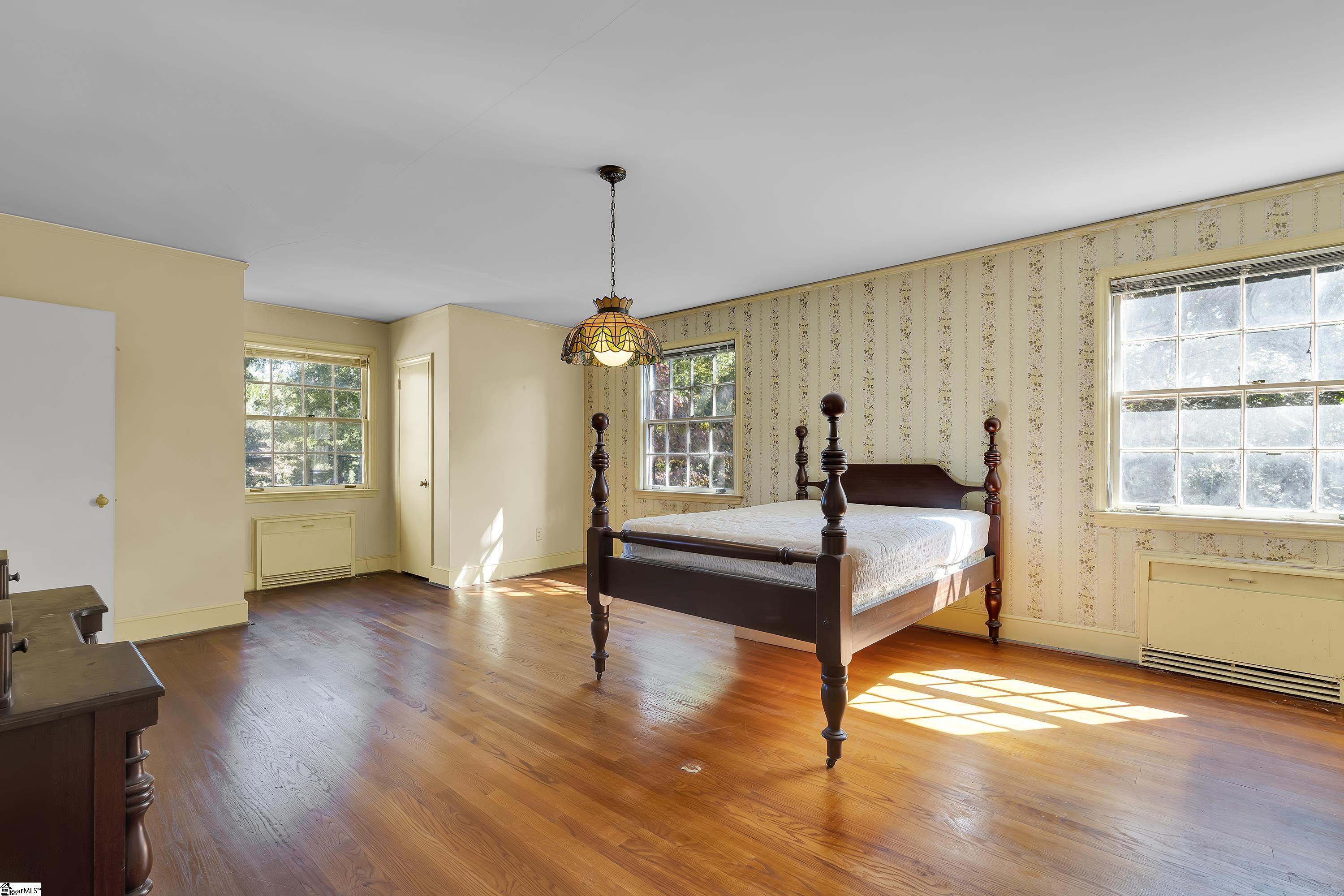 303 N B Street, Easley