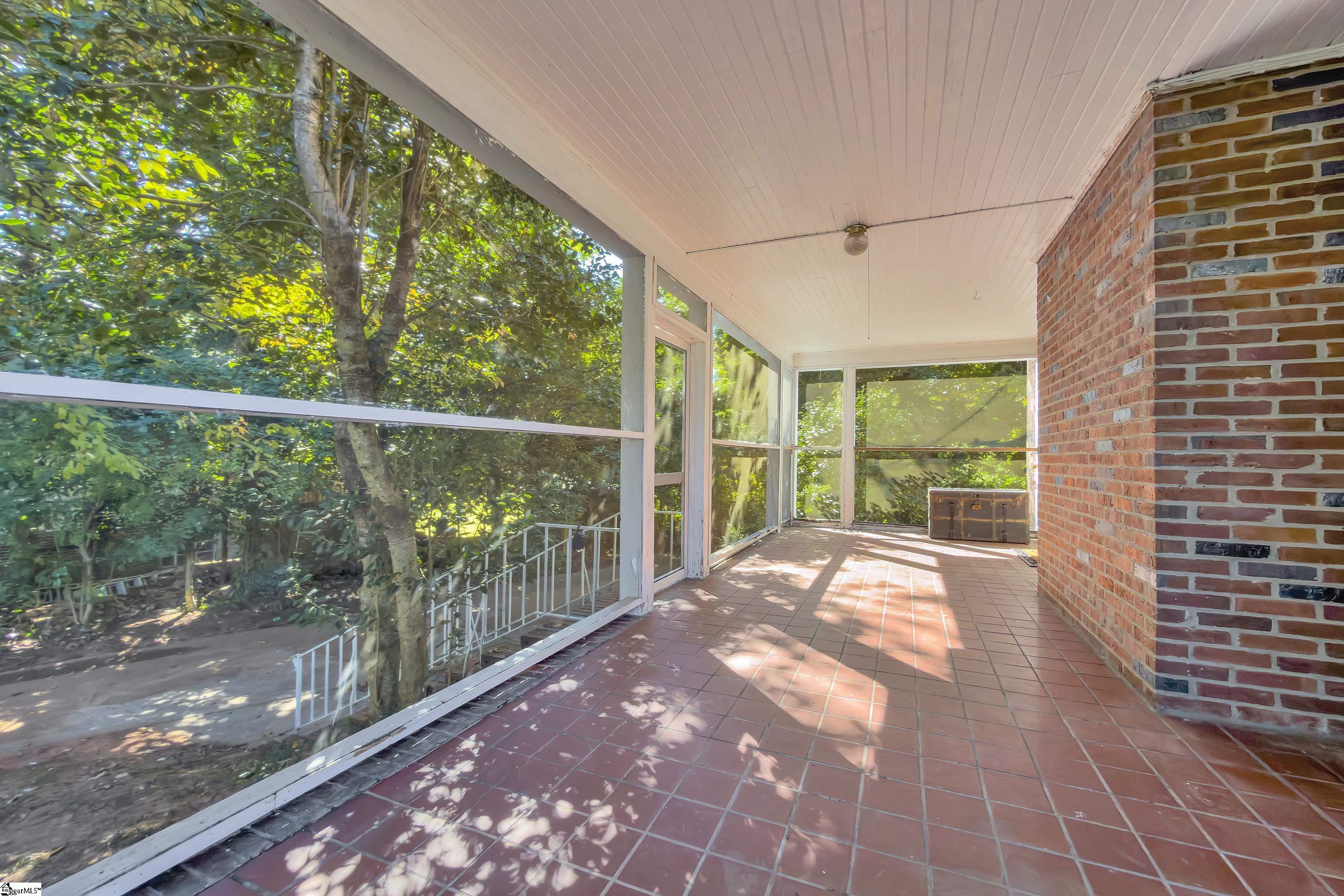 303 N B Street, Easley