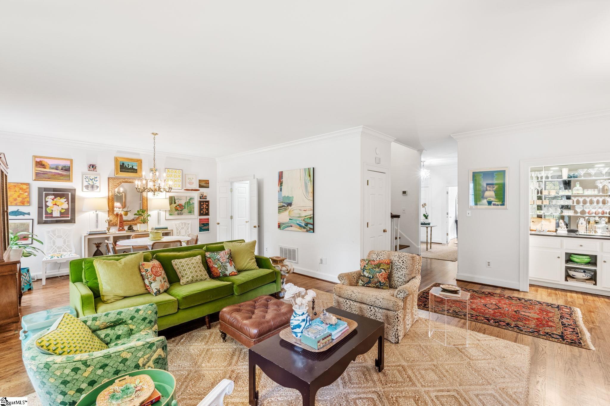 300 E Broad Street Unit 10, Greenville Unit: Unit 10