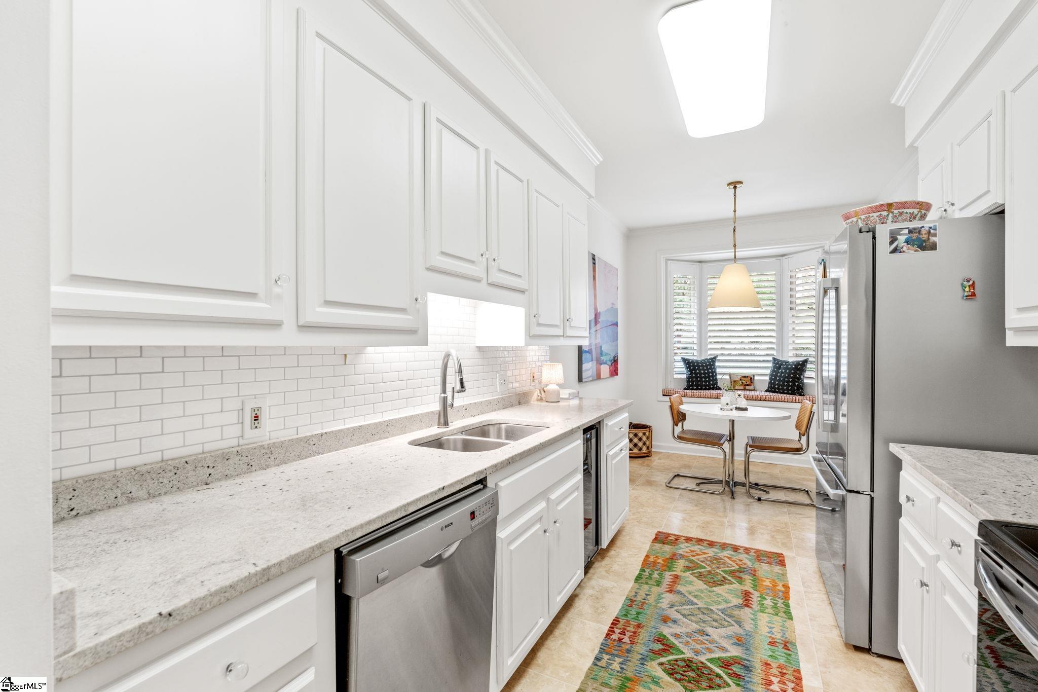 300 E Broad Street Unit 10, Greenville Unit: Unit 10