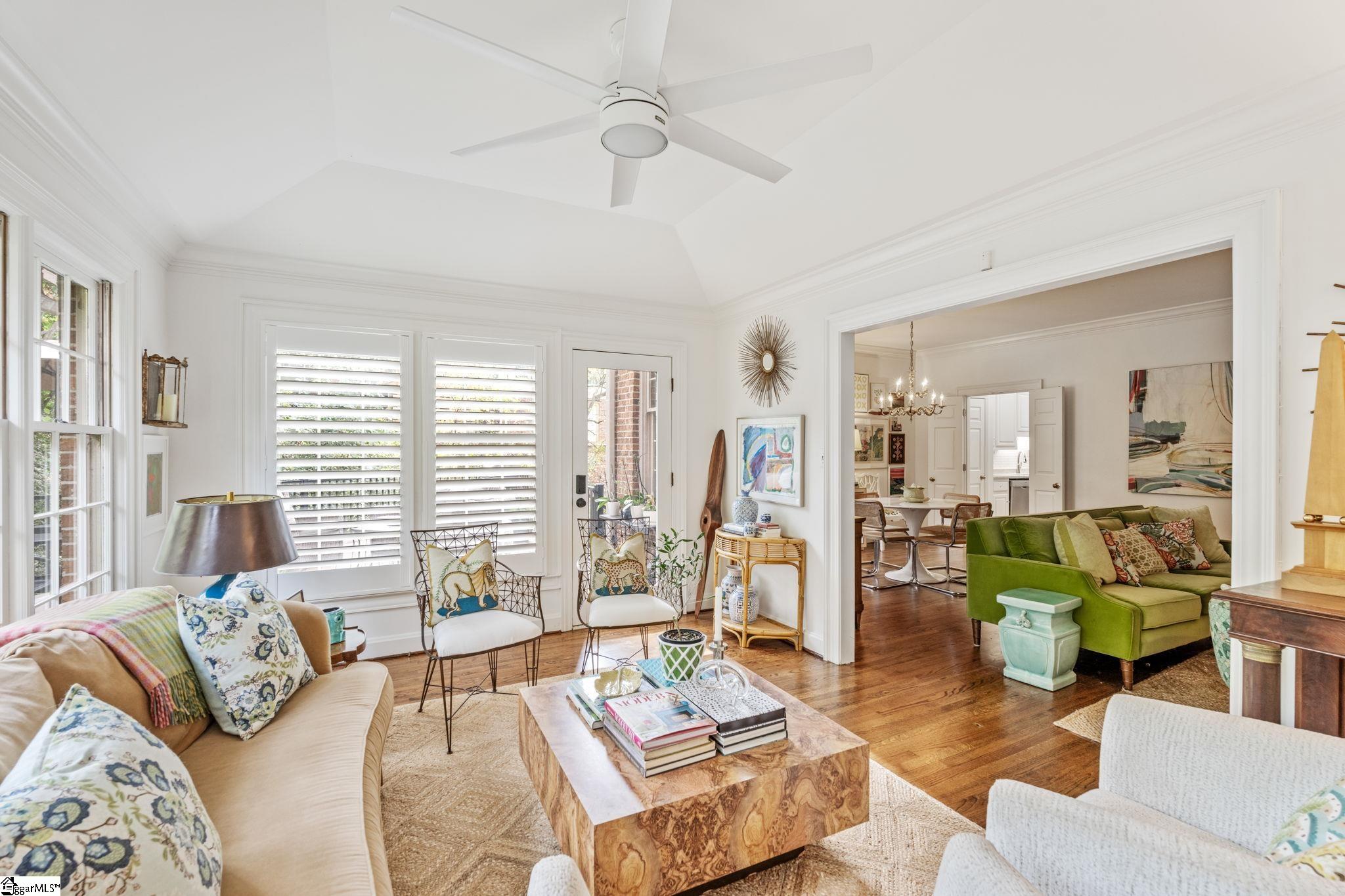 300 E Broad Street Unit 10, Greenville Unit: Unit 10