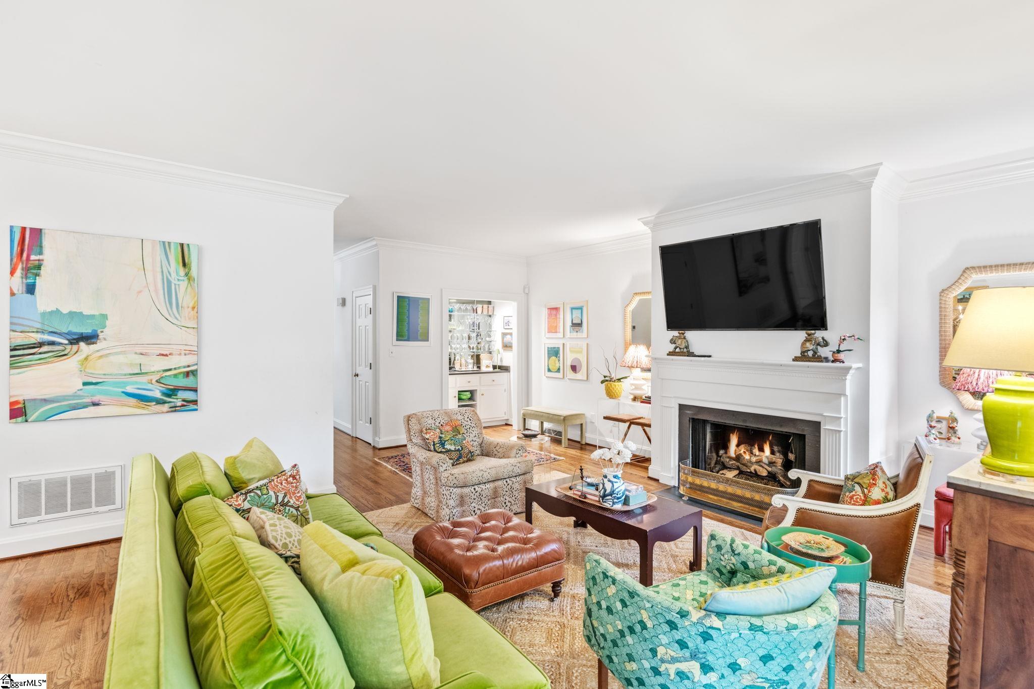 300 E Broad Street Unit 10, Greenville Unit: Unit 10