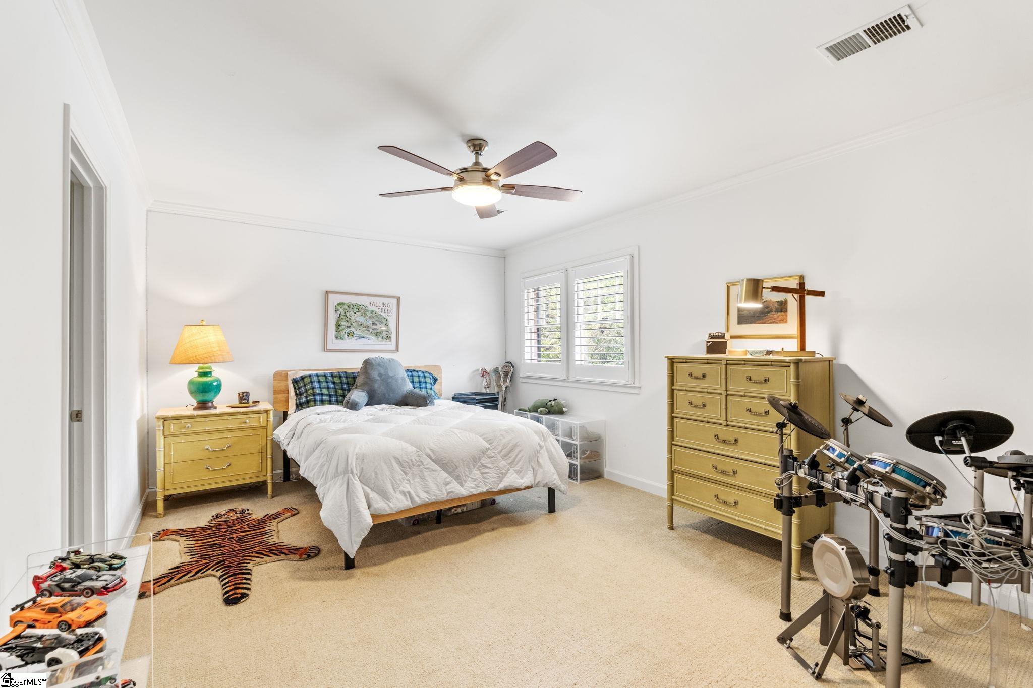 300 E Broad Street Unit 10, Greenville Unit: Unit 10