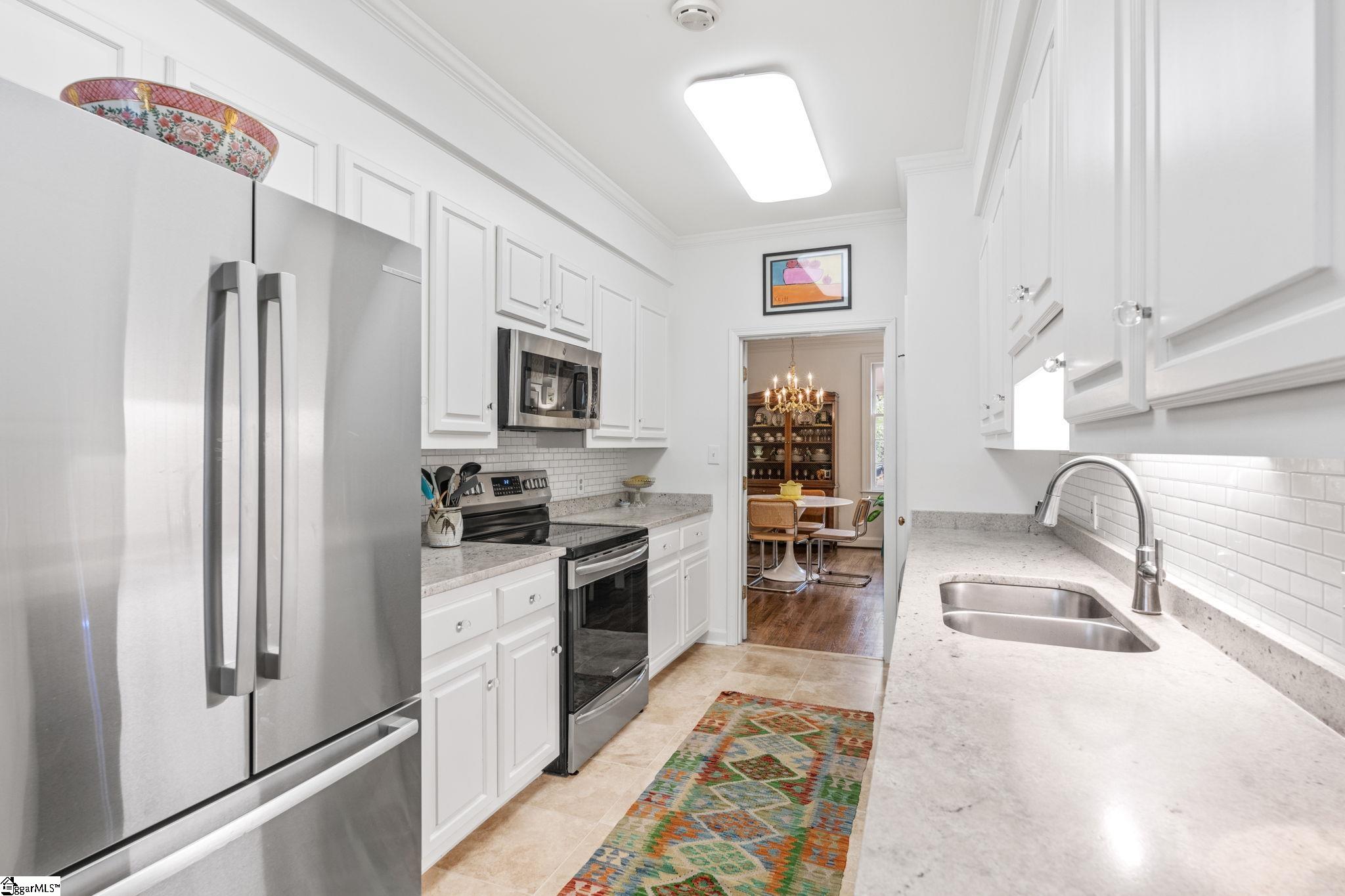 300 E Broad Street Unit 10, Greenville Unit: Unit 10