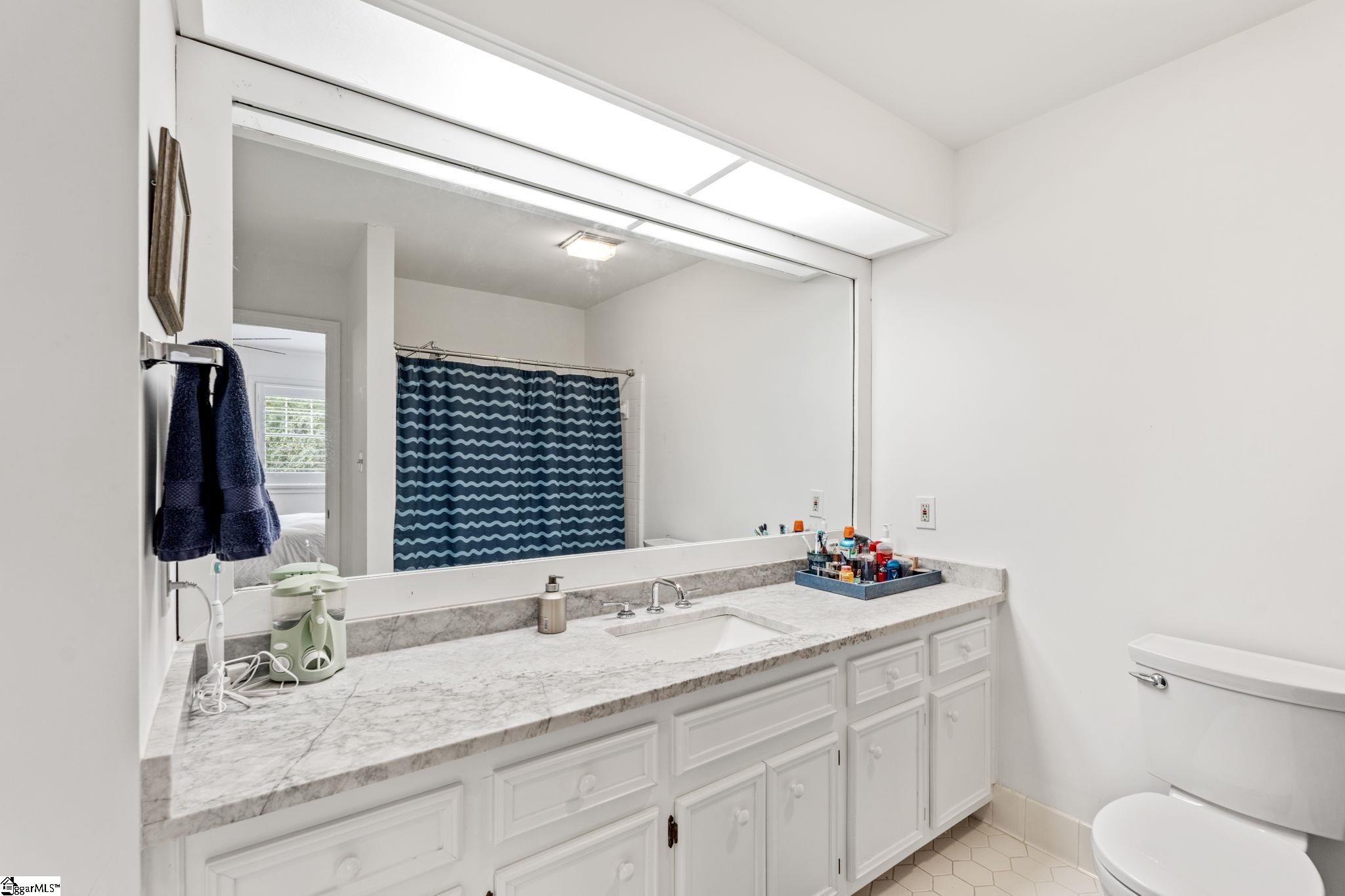 300 E Broad Street Unit 10, Greenville Unit: Unit 10