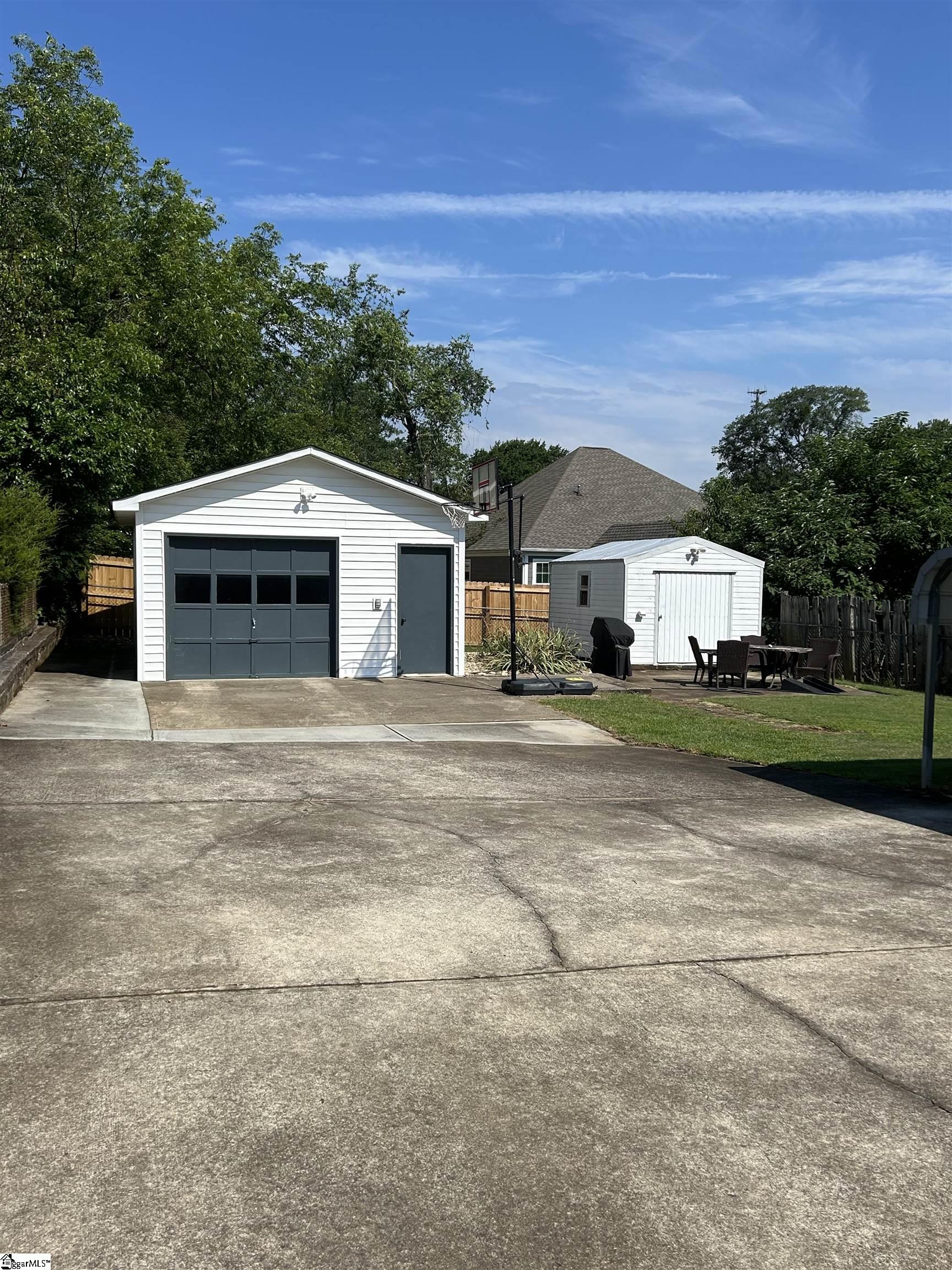 118 Brookdale Avenue