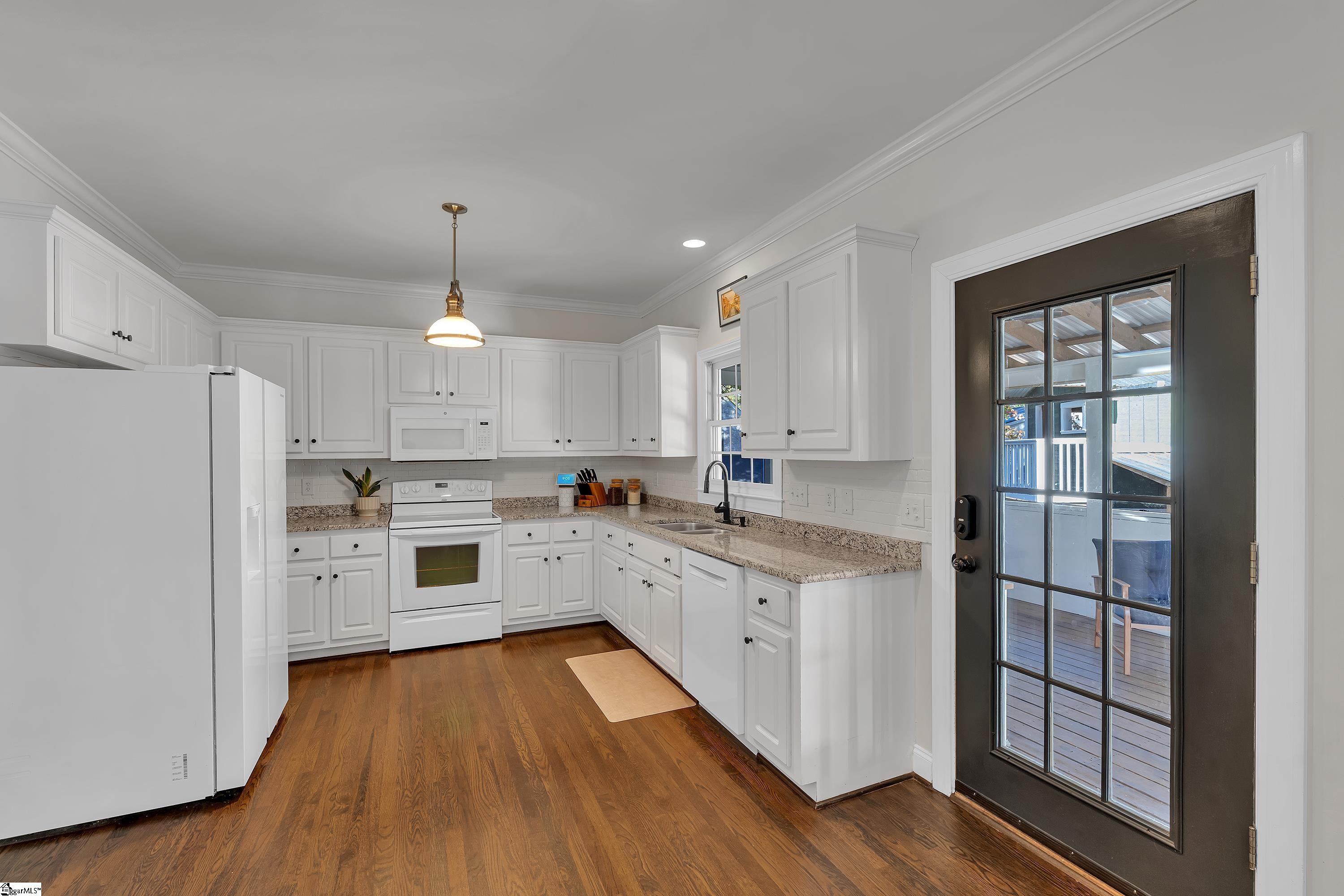 107 Long Hill Street