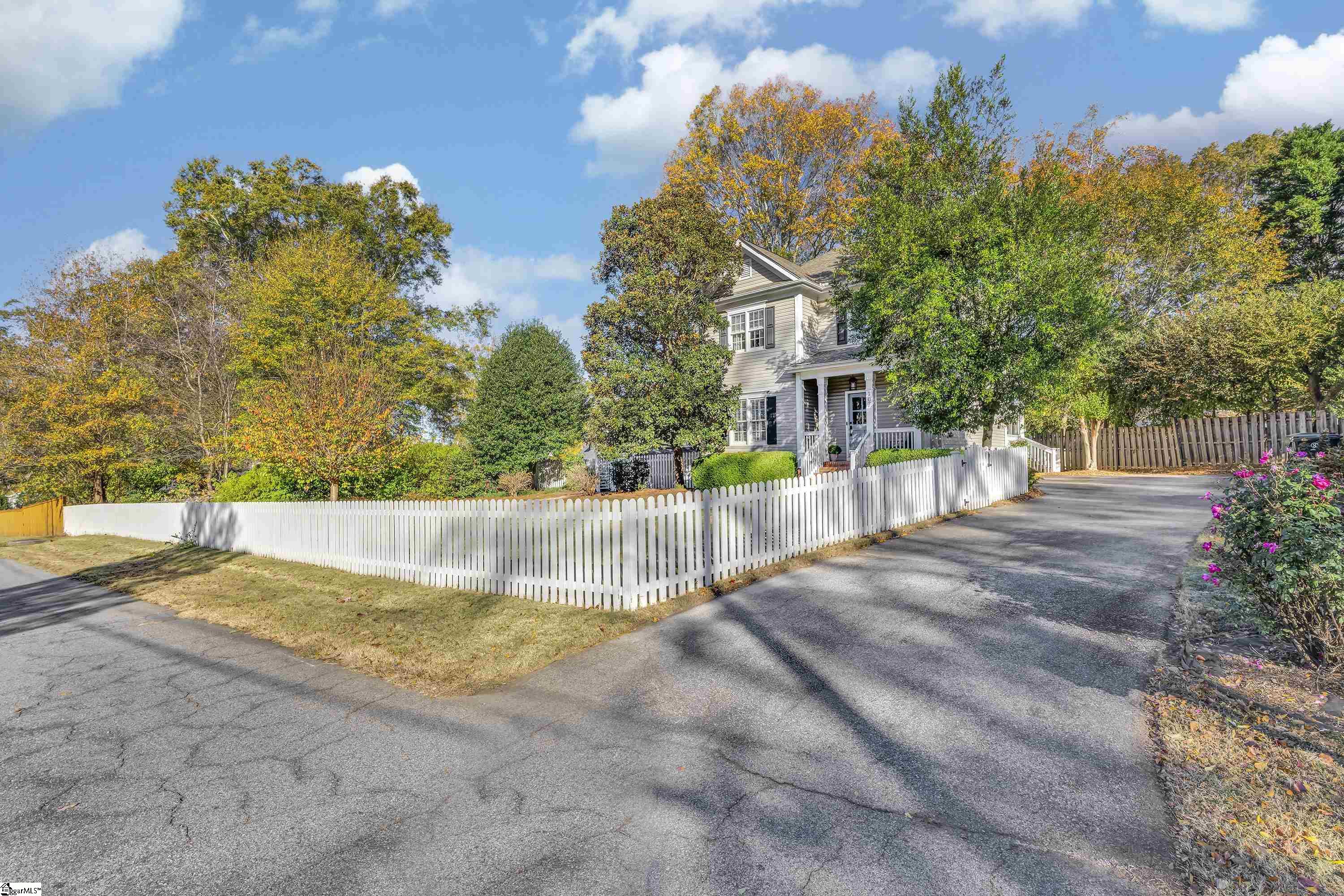 107 Long Hill Street