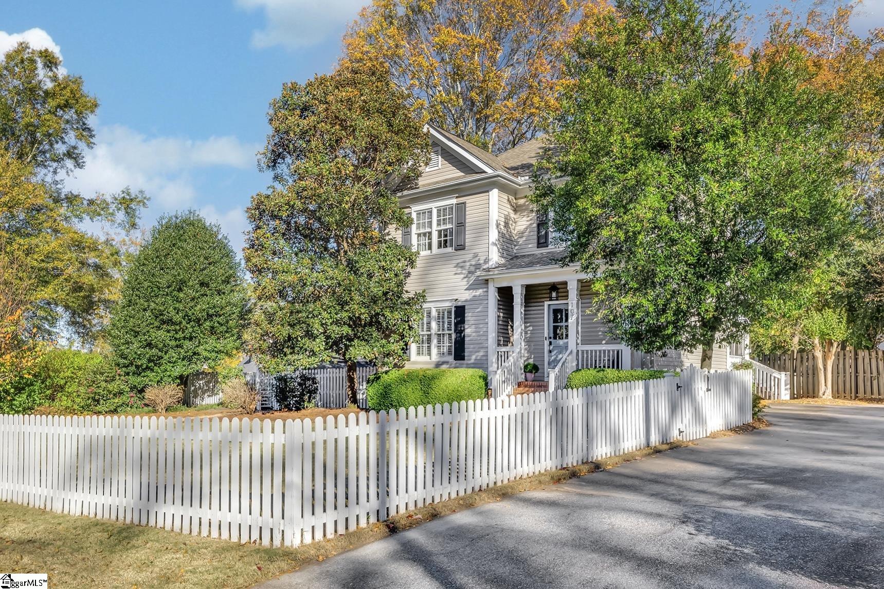 107 Long Hill Street