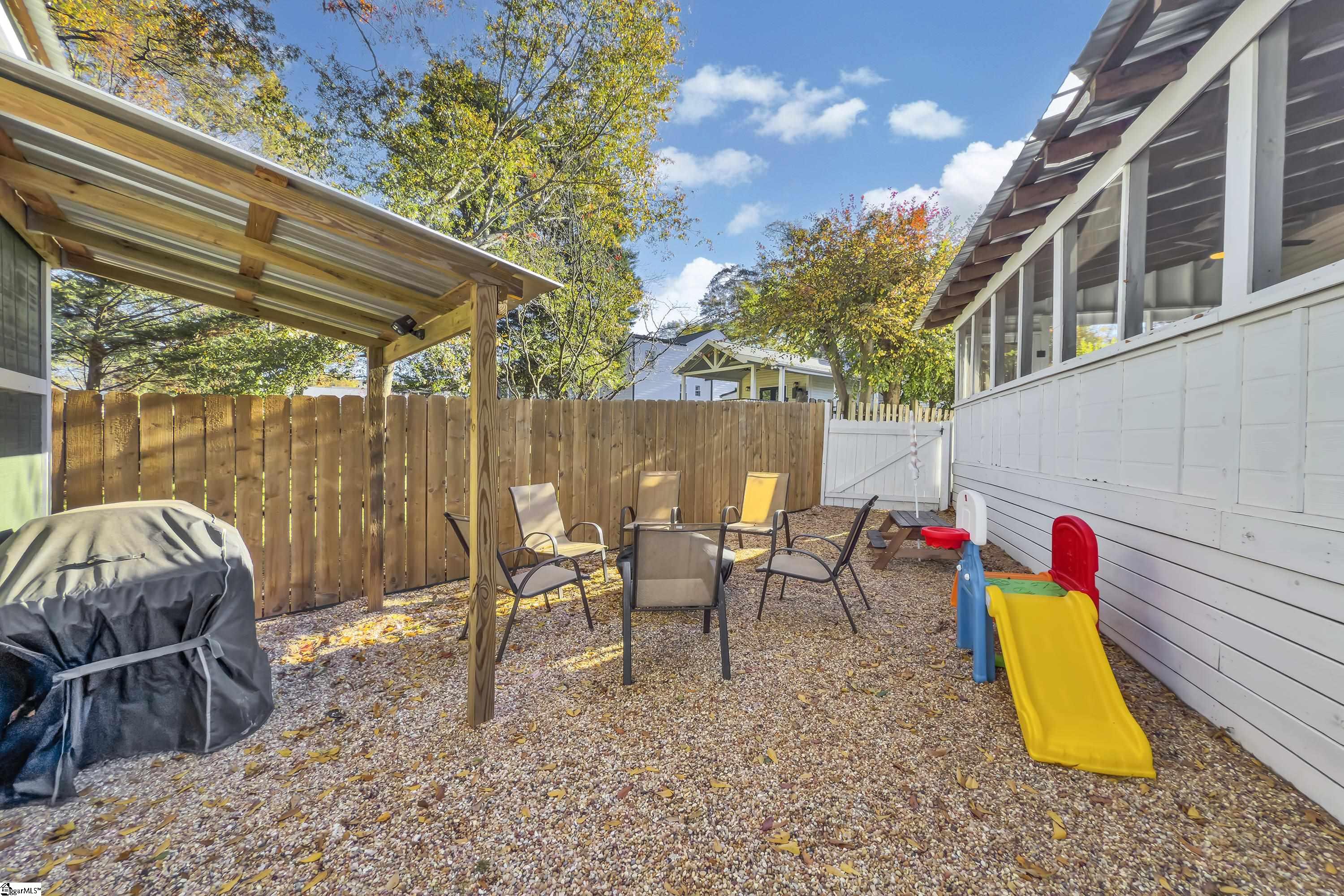 107 Long Hill Street