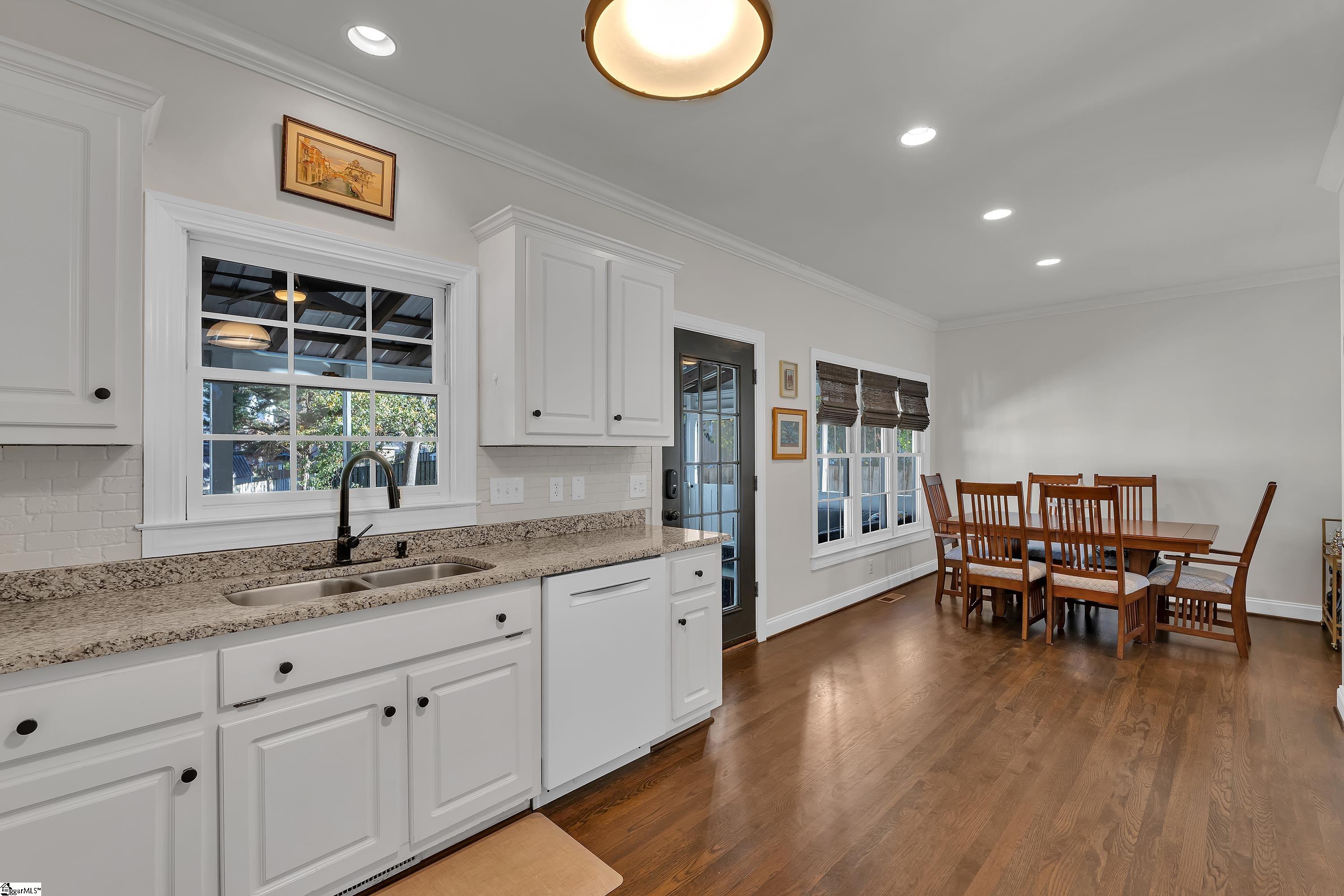 107 Long Hill Street