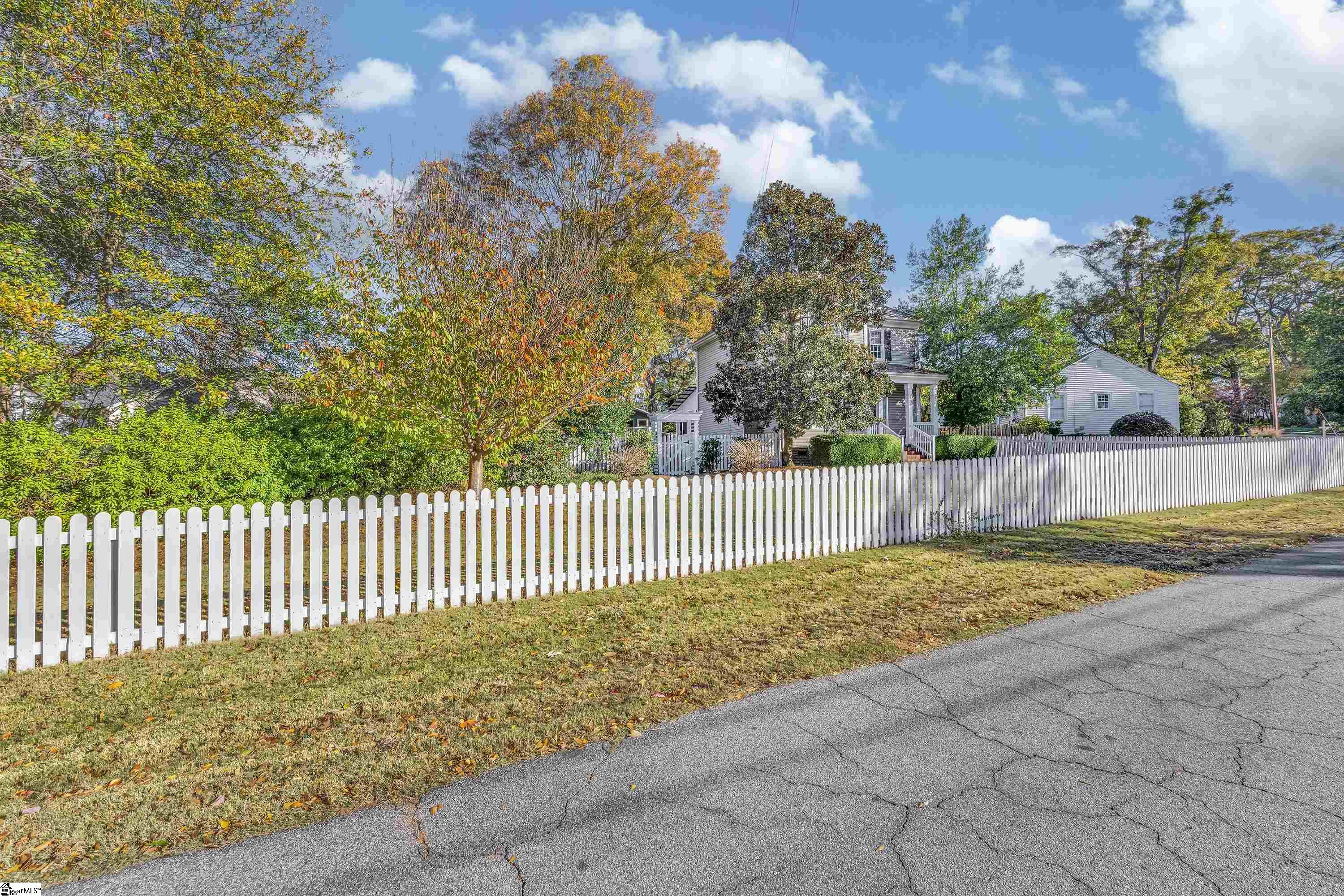 107 Long Hill Street