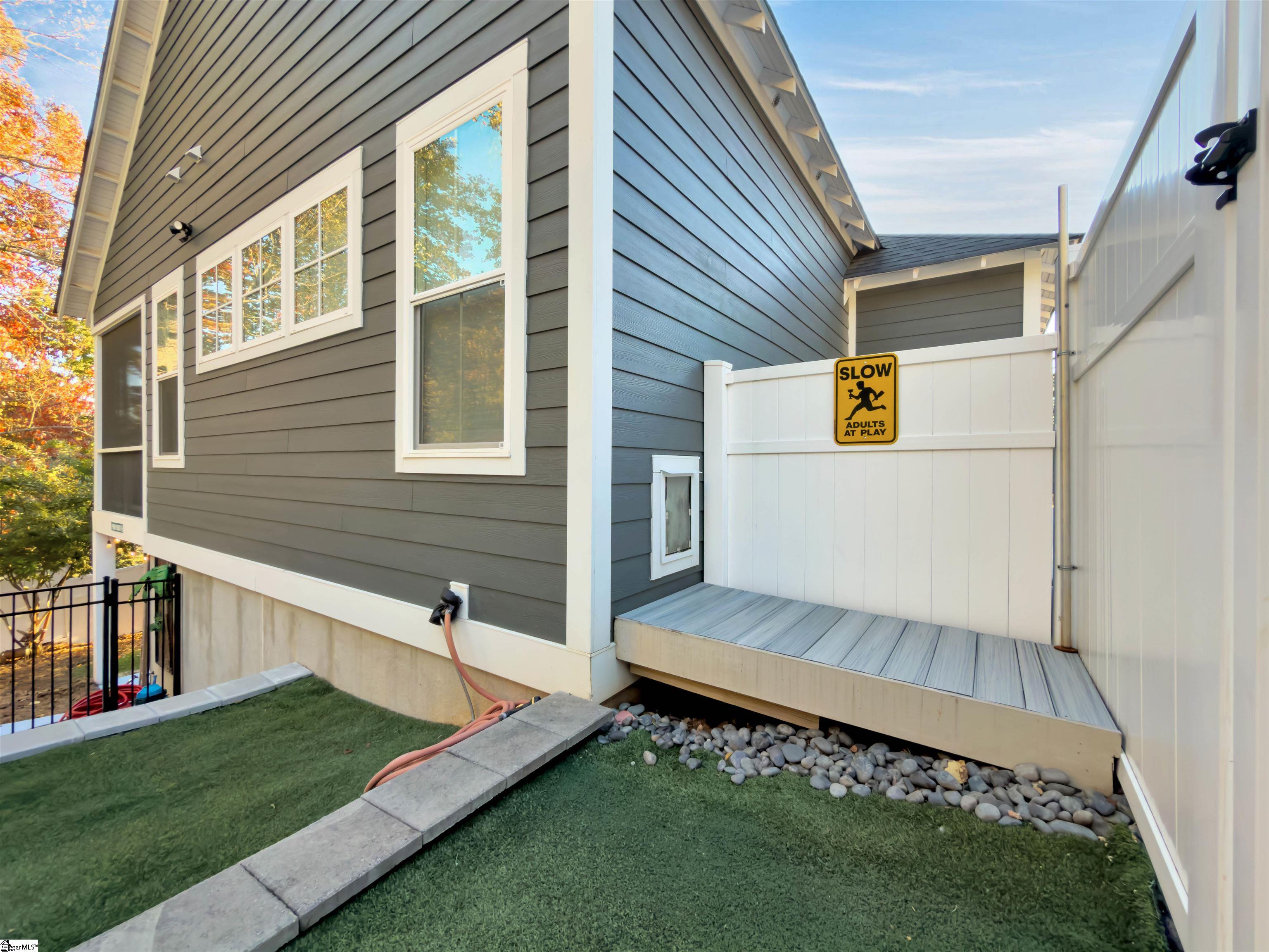 208 Mountain Edge Court