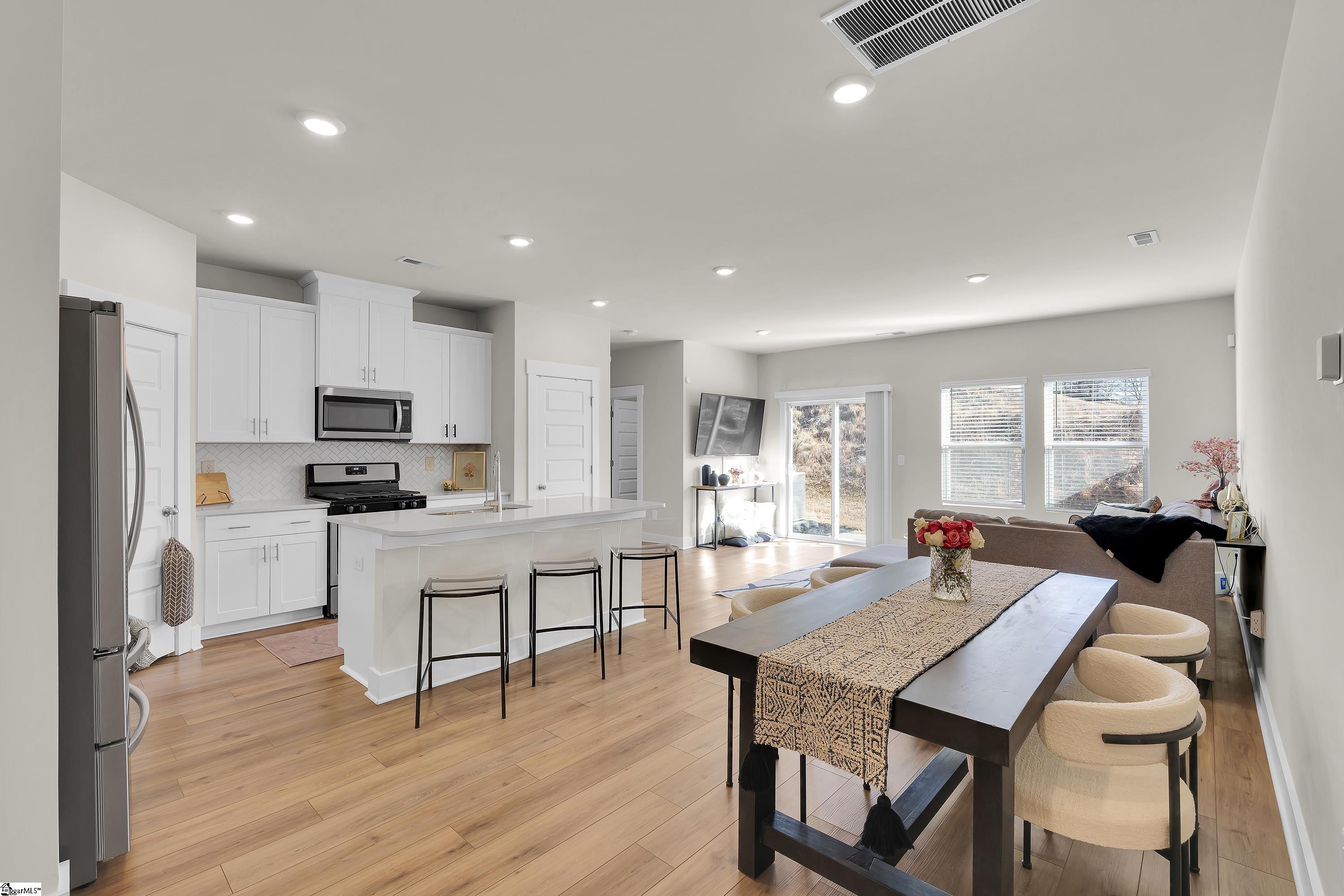 26 Centimeters Drive