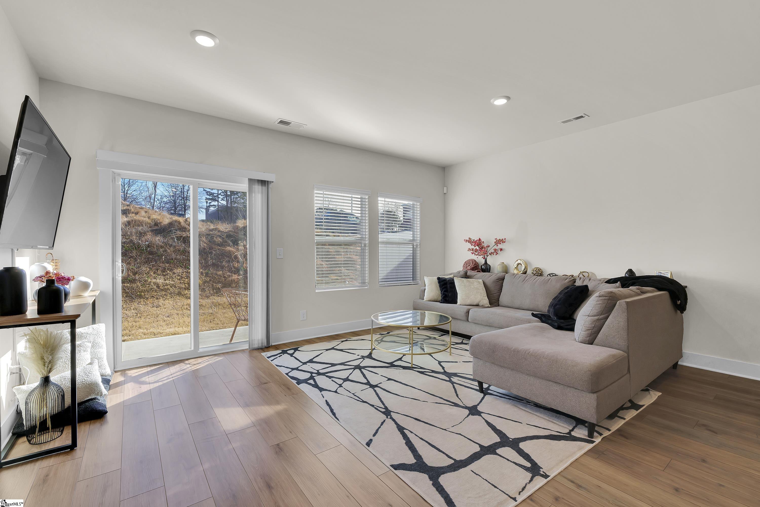 26 Centimeters Drive