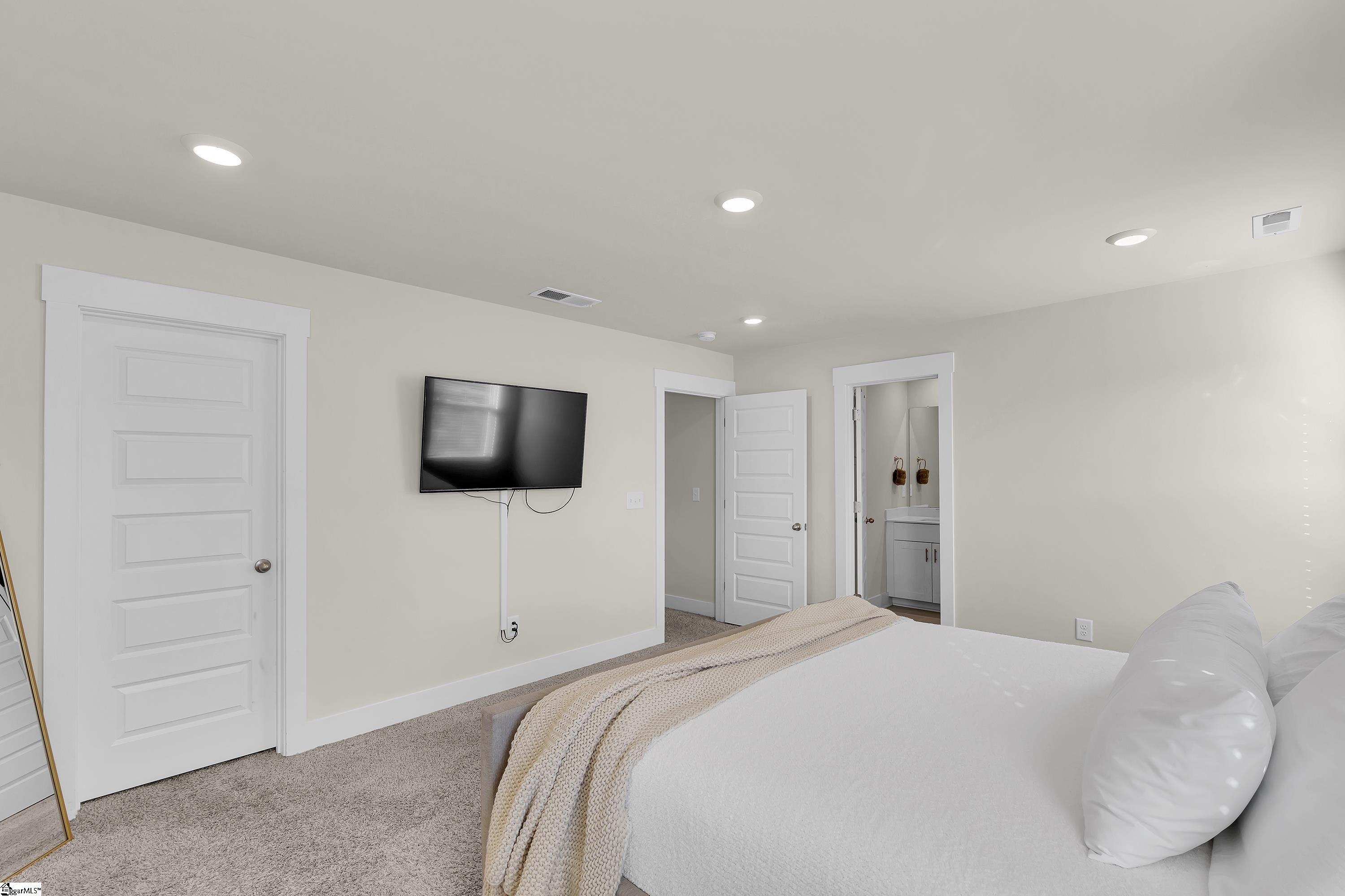 26 Centimeters Drive