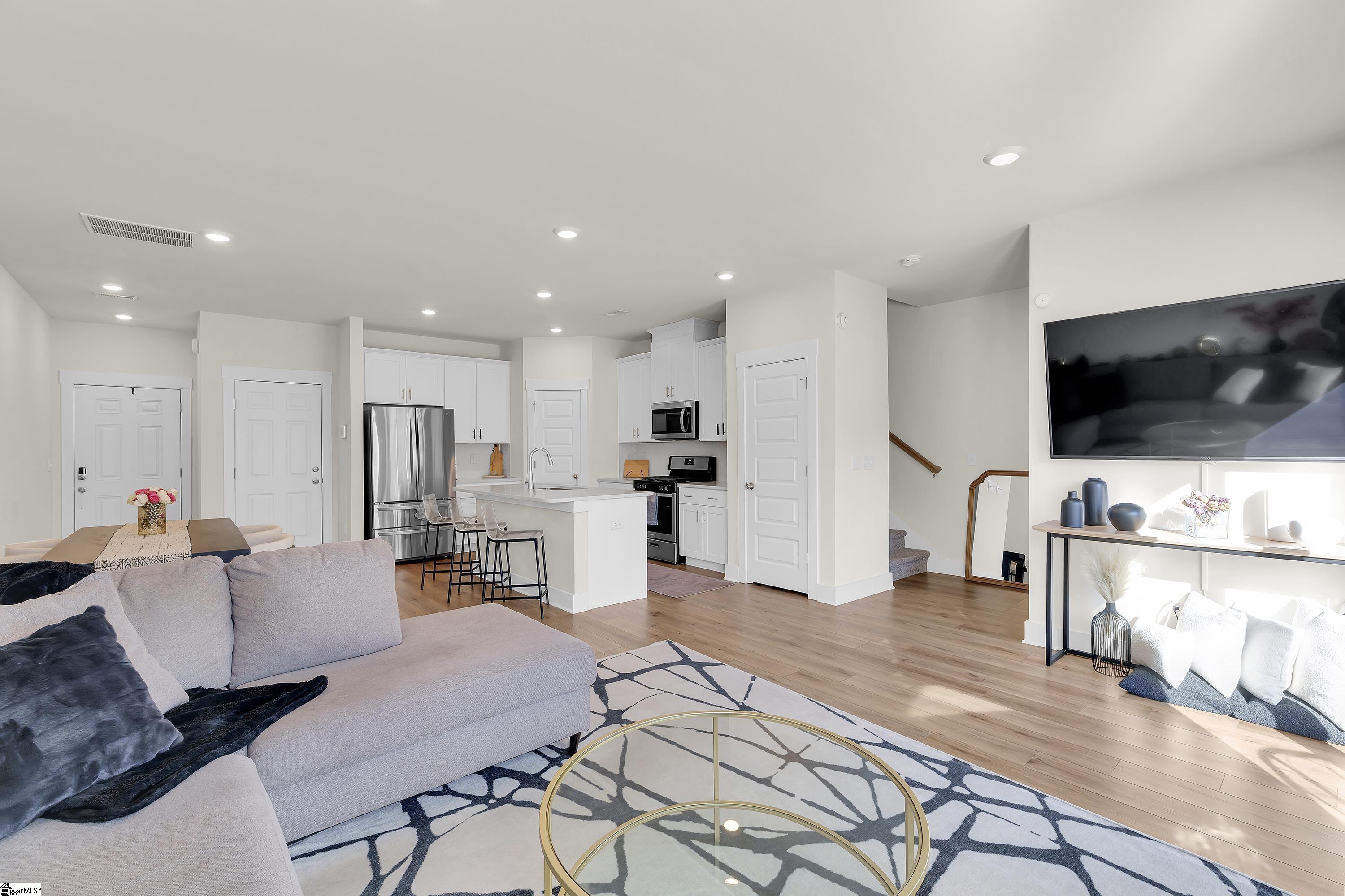 26 Centimeters Drive