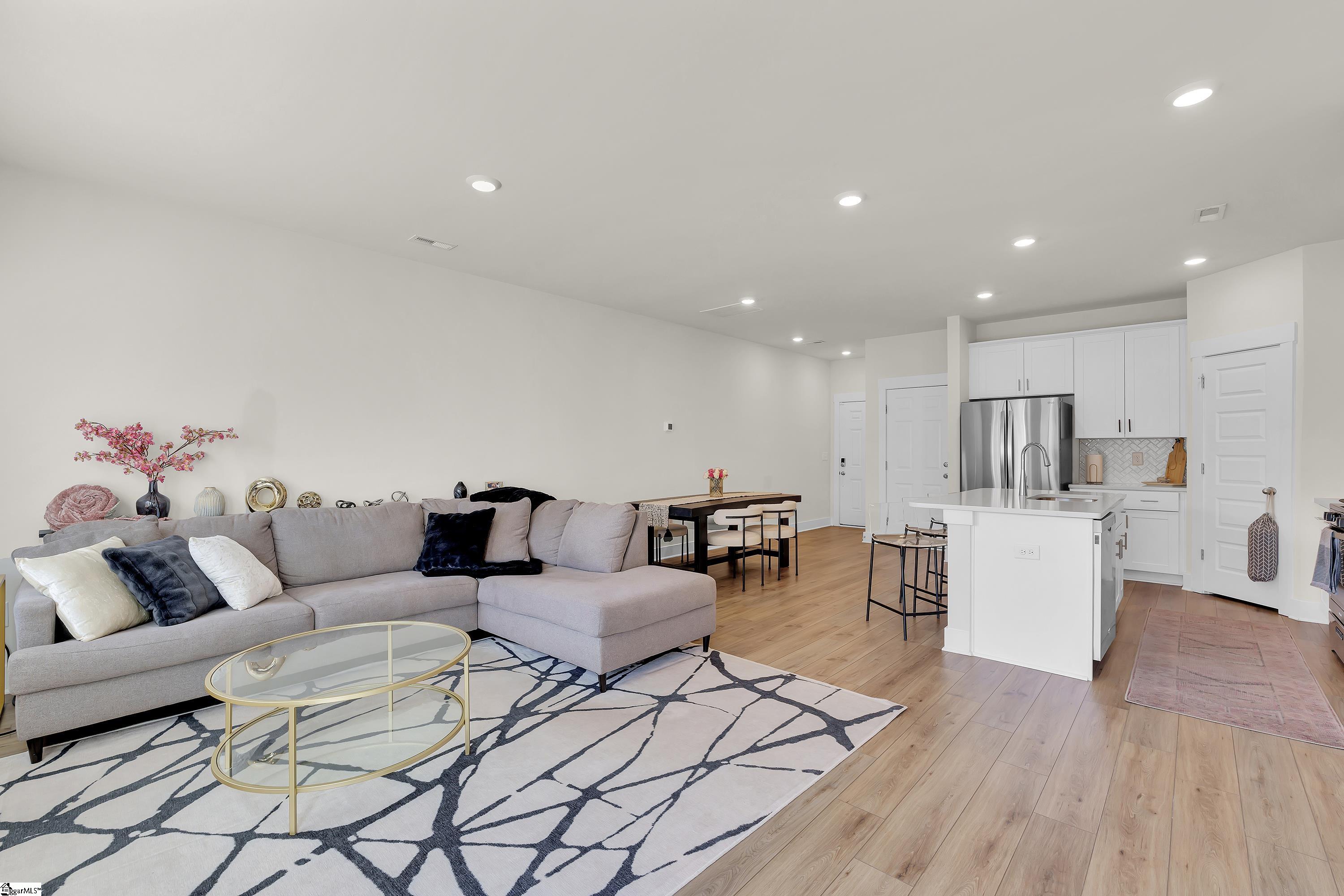 26 Centimeters Drive