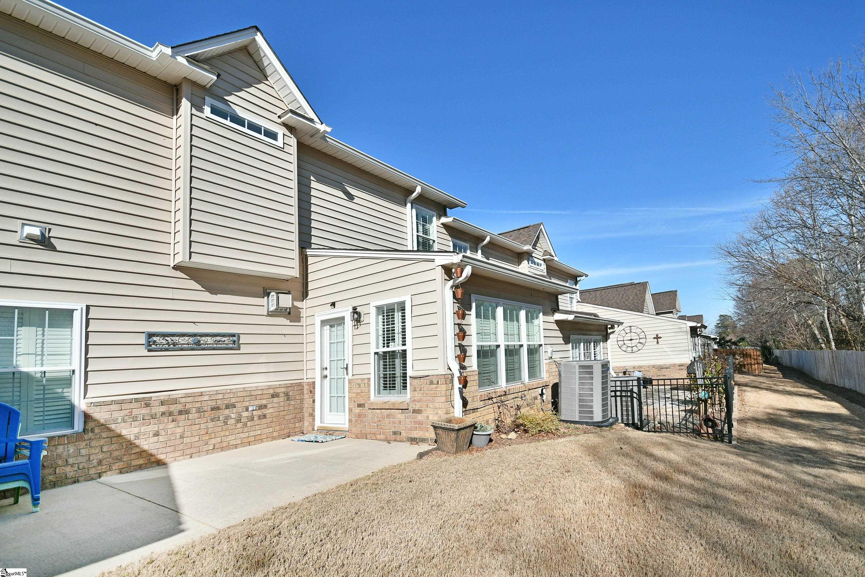 18 Pelham Springs Place