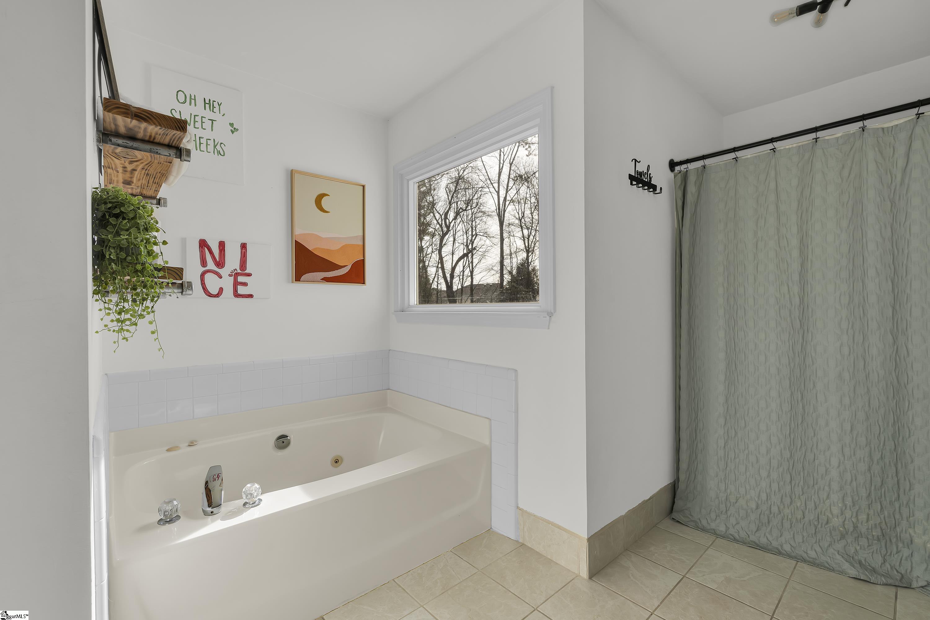 5 Indian Laurel Court