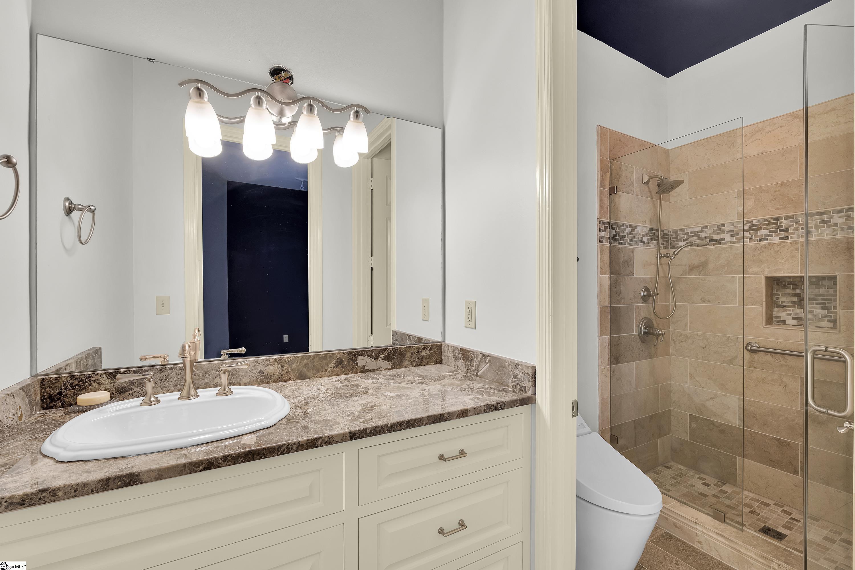 1209 E Washington Street Unit 401