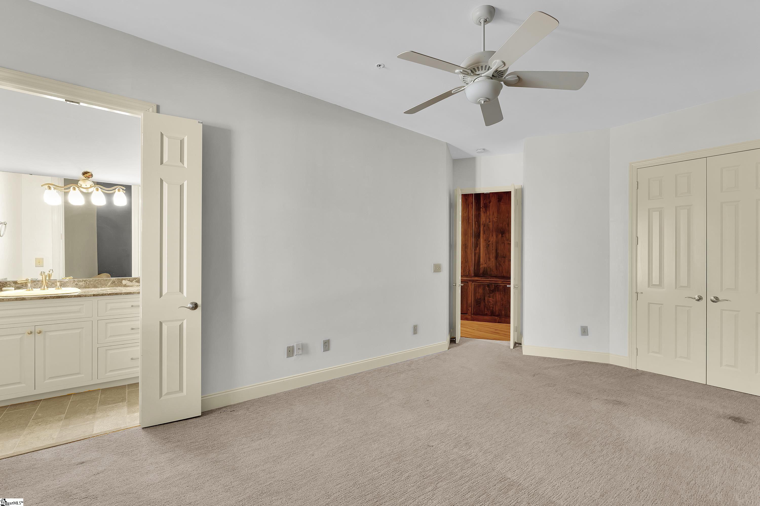 1209 E Washington Street Unit 401